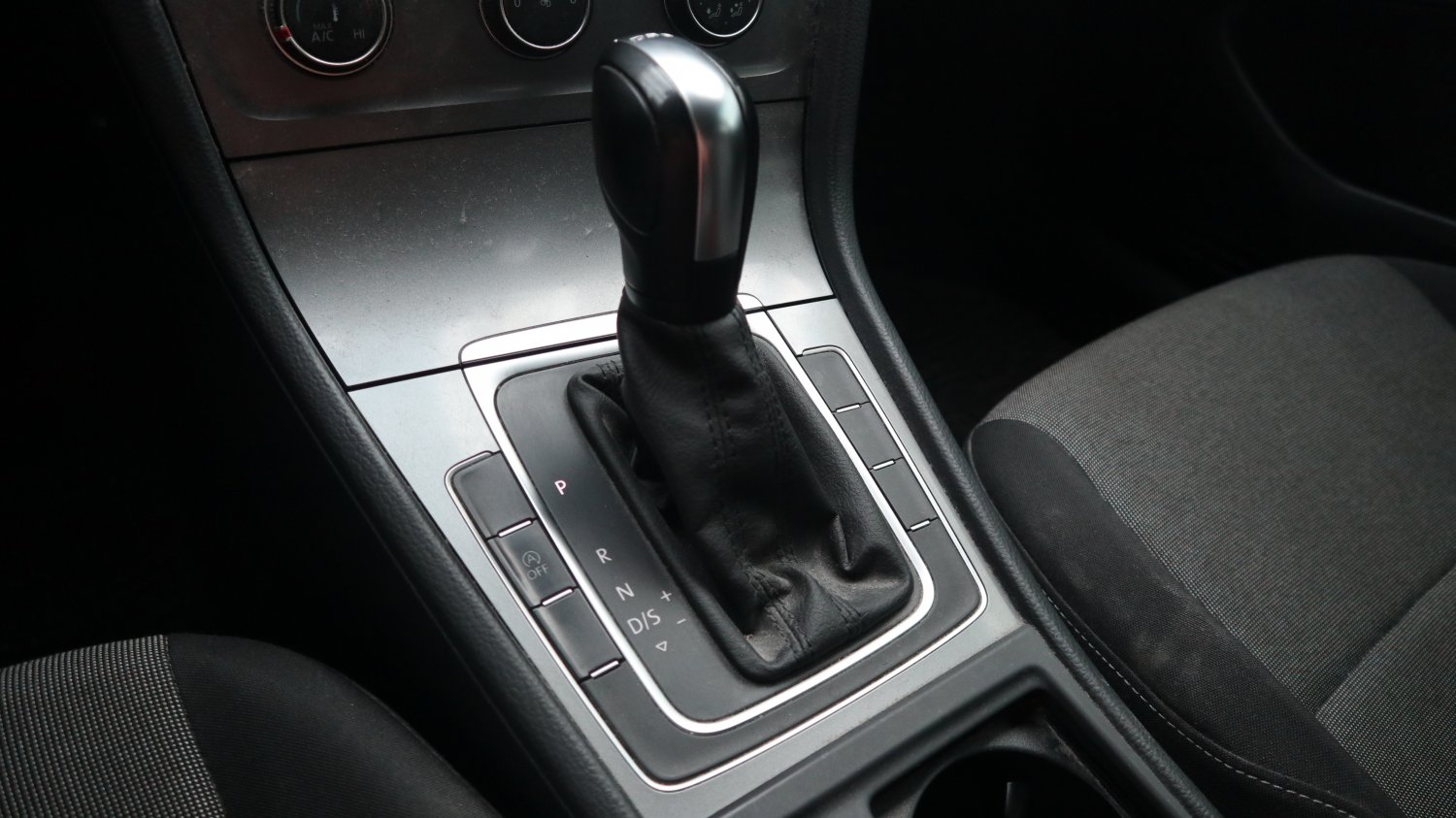 VW 福斯 / Golf / 2014年 / 2014年 VW Golf  藍色 福斯中古車 / 九肇匯元汽車 (台南) VW 福斯 / Golf / 2014年 / 2014年 VW Golf  藍色 福斯中古車 / 九肇匯元汽車 (台南)