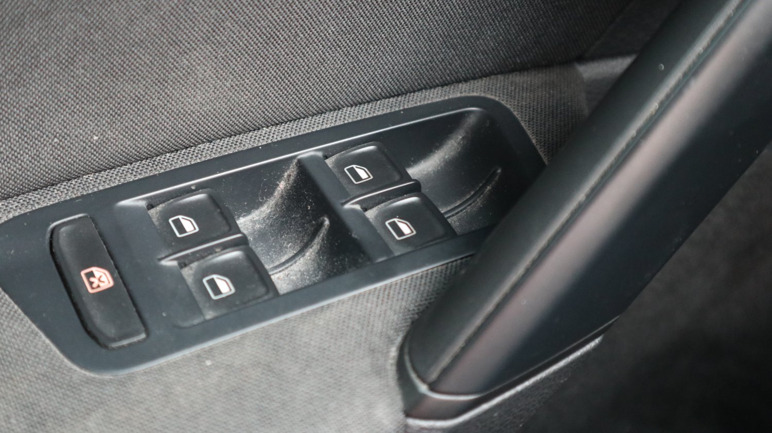 VW 福斯 / Golf / 2014年 / 2014年 VW Golf  藍色 福斯中古車 / 九肇匯元汽車 (台南) VW 福斯 / Golf / 2014年 / 2014年 VW Golf  藍色 福斯中古車 / 九肇匯元汽車 (台南)