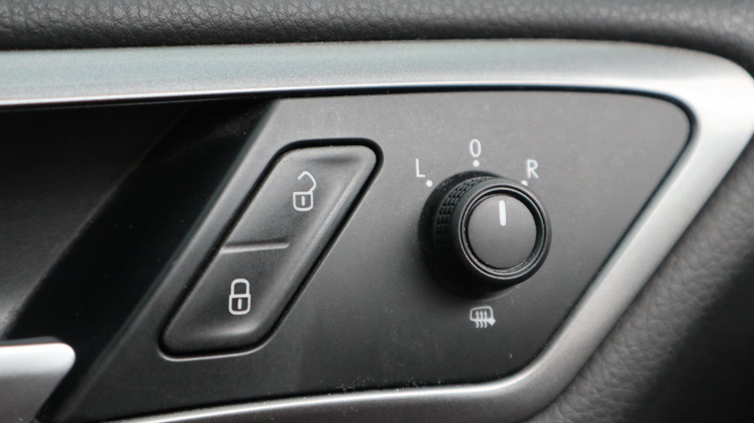 VW 福斯 / Golf / 2014年 / 2014年 VW Golf  藍色 福斯中古車 / 九肇匯元汽車 (台南) VW 福斯 / Golf / 2014年 / 2014年 VW Golf  藍色 福斯中古車 / 九肇匯元汽車 (台南)