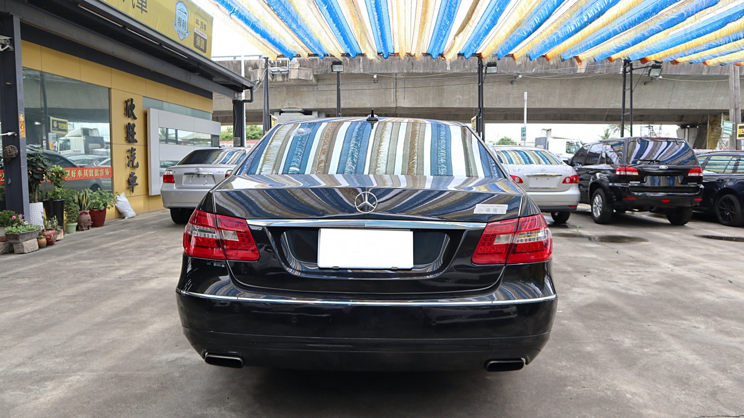 Benz 賓士 / E-Class / 2012年 / 2012年 Benz E200 黑色 賓士中古車 / 九肇匯元汽車 (台南) Benz 賓士 / E-Class / 2012年 / 2012年 Benz E200 黑色 賓士中古車 / 九肇匯元汽車 (台南)