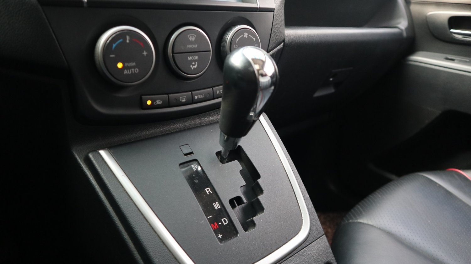 Mazda 馬自達 / Mazda 5 / 2013年 / 2013年 Mazda 5 銀色 馬自達中古休旅車 / 九肇匯元汽車 (台南) Mazda 馬自達 / Mazda 5 / 2013年 / 2013年 Mazda 5 銀色 馬自達中古休旅車 / 九肇匯元汽車 (台南)