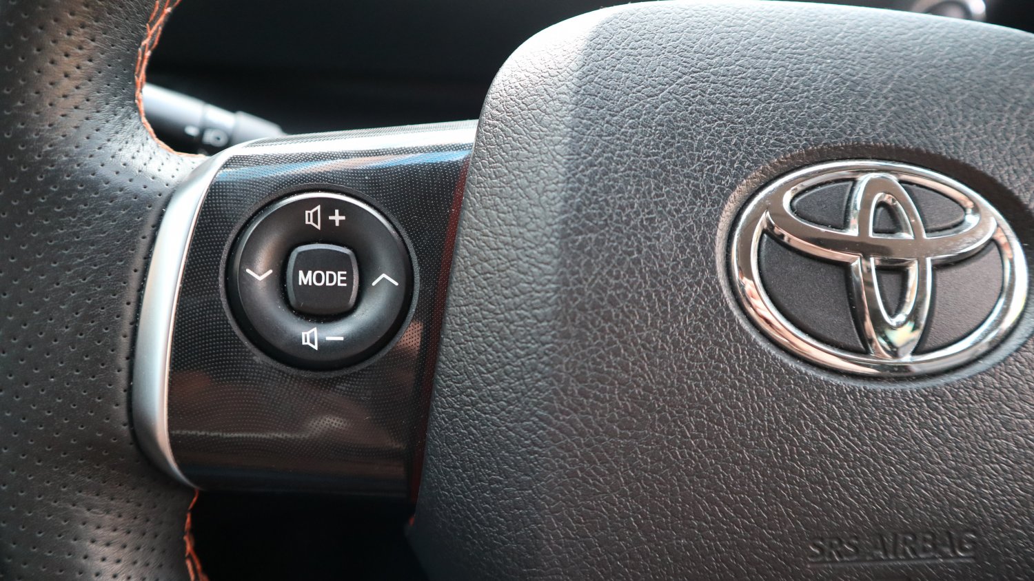 Toyota 豐田 / Sienta / 2016年 / 2016年Toyota Sienta 白色 豐田中古車 / 佳里興店(台南) Toyota 豐田 / Sienta / 2016年 / 2016年Toyota Sienta 白色 豐田中古車 / 佳里興店(台南)