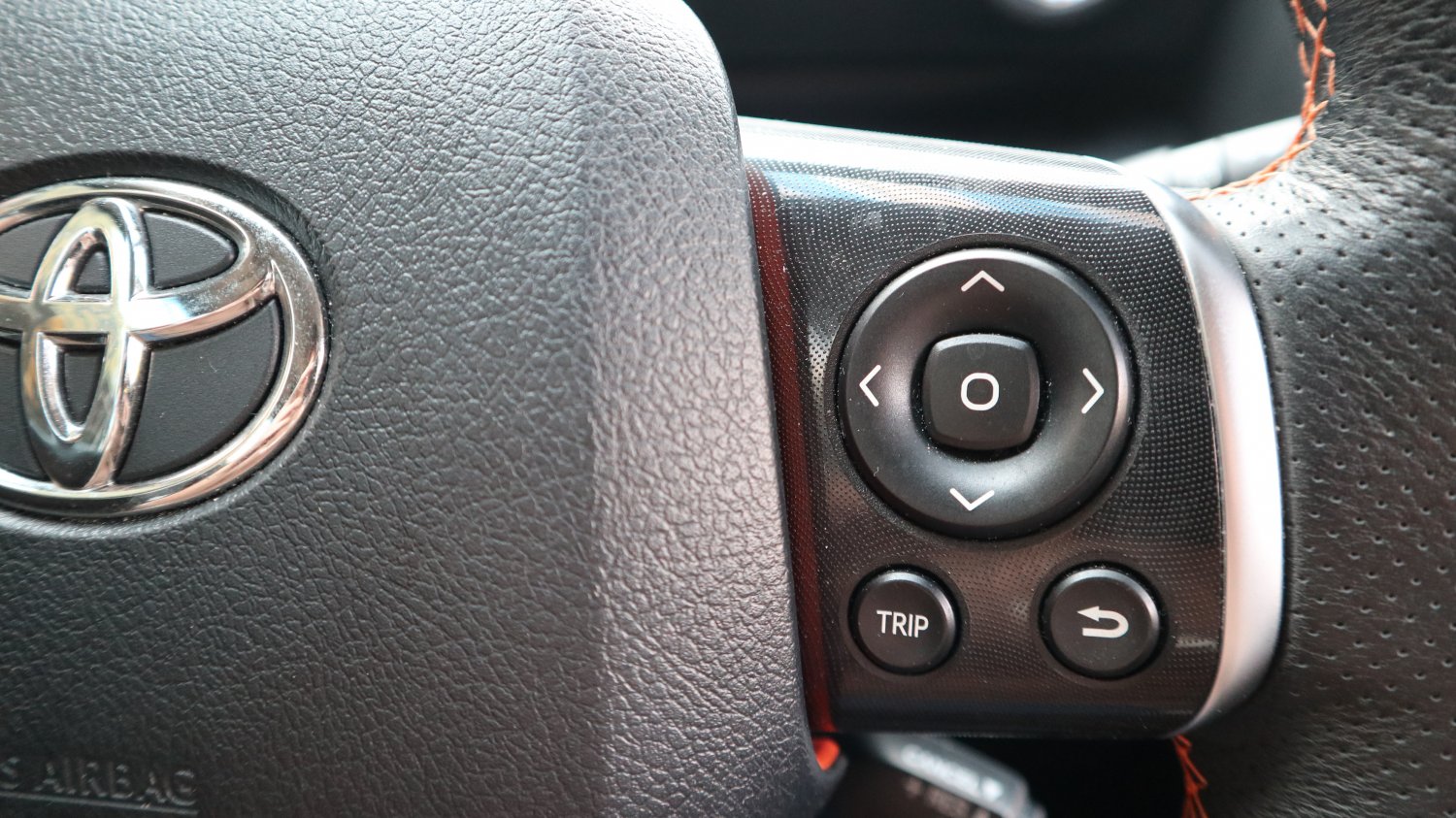 Toyota 豐田 / Sienta / 2016年 / 2016年Toyota Sienta 白色 豐田中古車 / 佳里興店(台南) Toyota 豐田 / Sienta / 2016年 / 2016年Toyota Sienta 白色 豐田中古車 / 佳里興店(台南)
