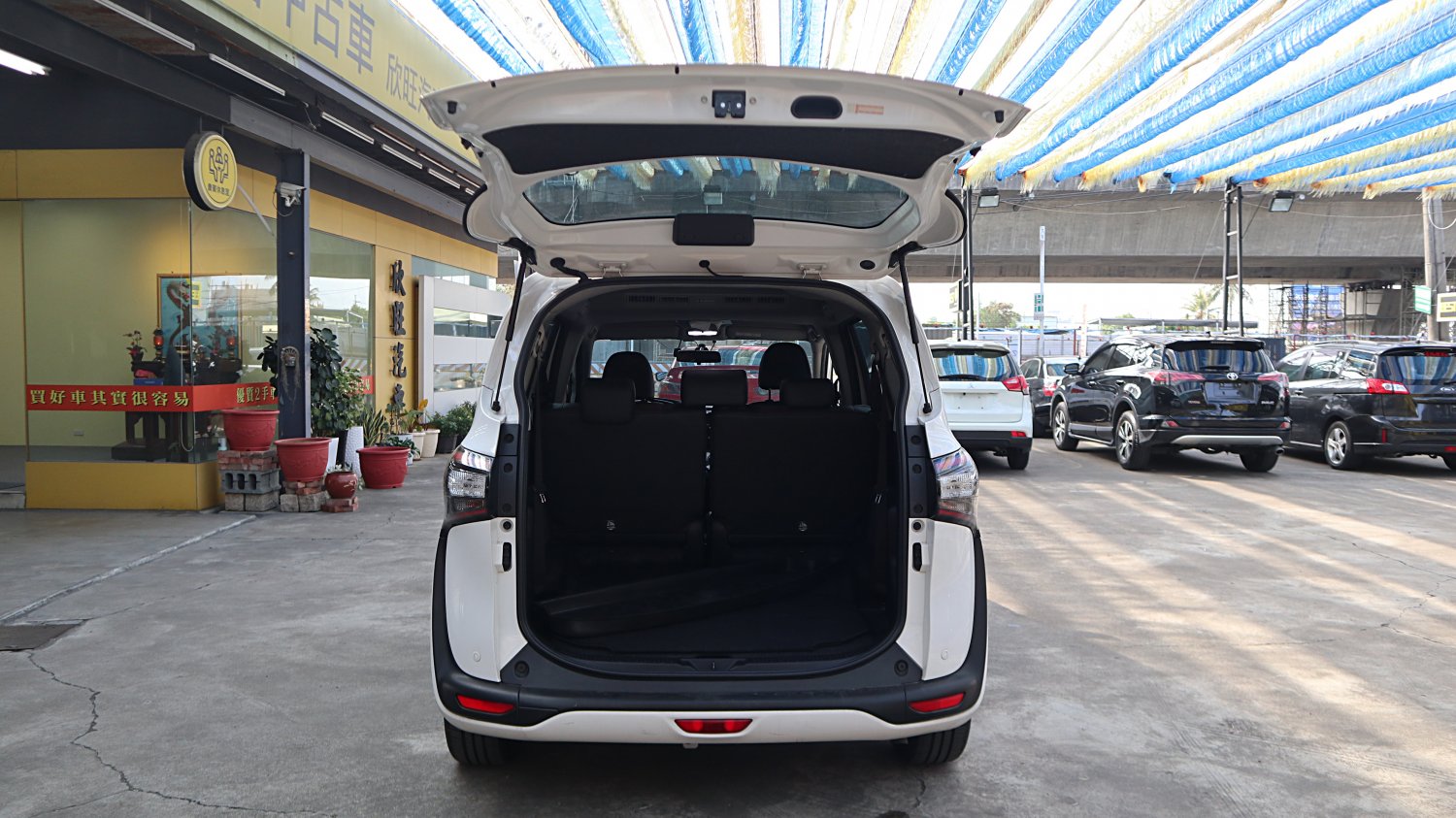 Toyota 豐田 / Sienta / 2016年 / 2016年Toyota Sienta 白色 豐田中古車 / 佳里興店(台南) Toyota 豐田 / Sienta / 2016年 / 2016年Toyota Sienta 白色 豐田中古車 / 佳里興店(台南)