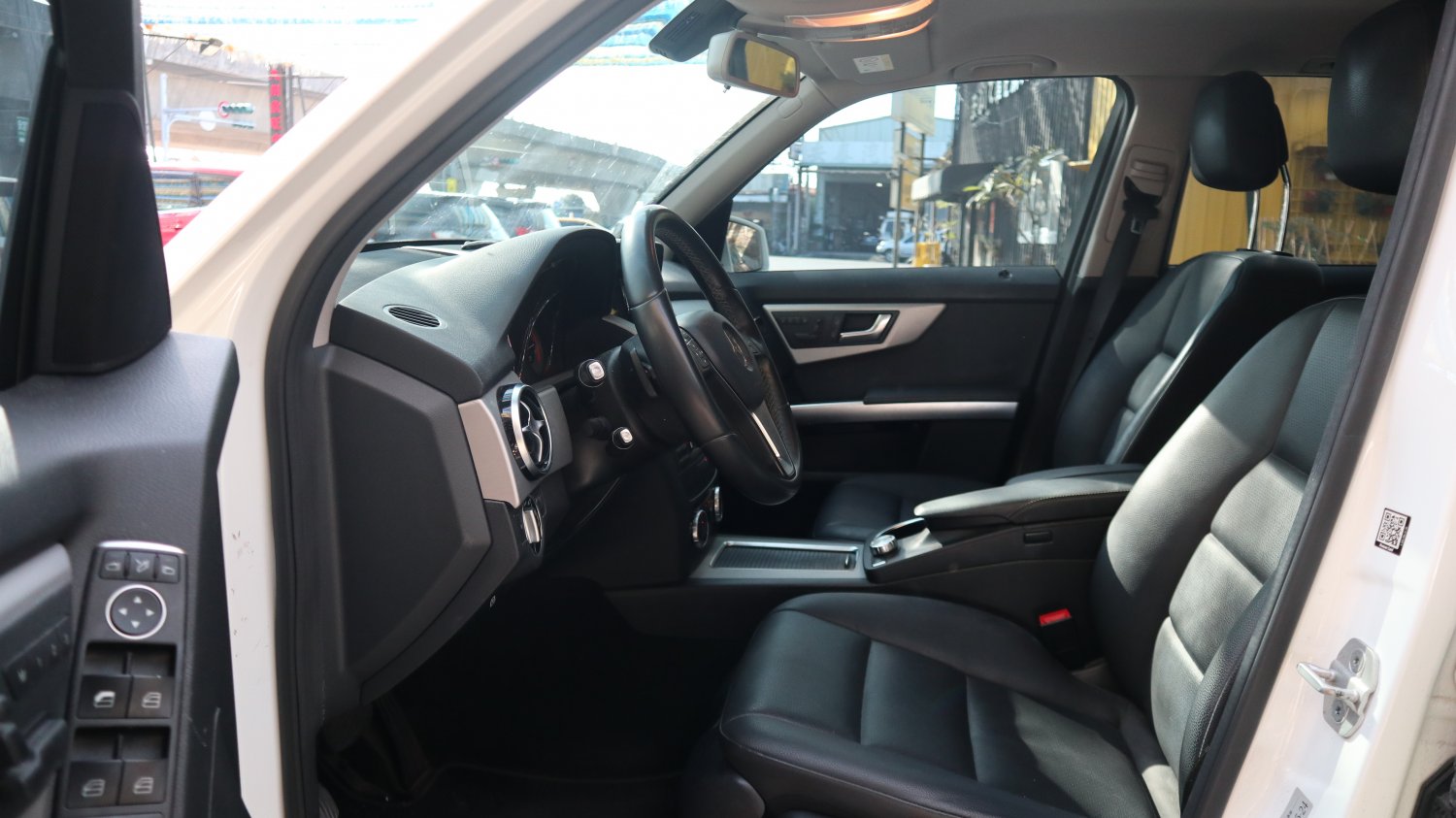 Benz 賓士 / GLK-Class / 2015年 / 2015年 Benz GLK220 白色 賓士休旅車 / 九肇匯元汽車 (台南) Benz 賓士 / GLK-Class / 2015年 / 2015年 Benz GLK220 白色 賓士休旅車 / 九肇匯元汽車 (台南)