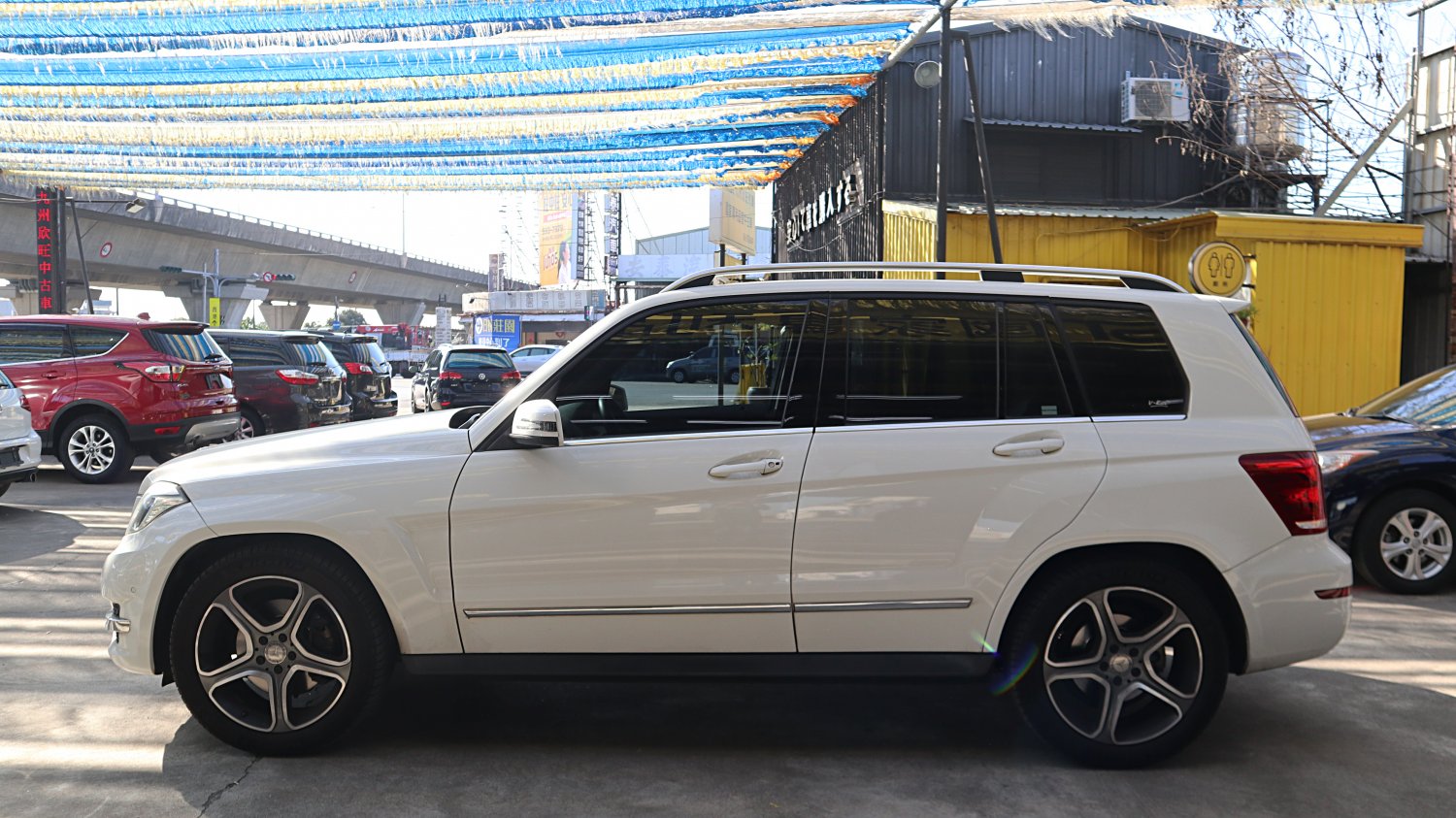 Benz 賓士 / GLK-Class / 2015年 / 2015年 Benz GLK220 白色 賓士休旅車 / 九肇匯元汽車 (台南) Benz 賓士 / GLK-Class / 2015年 / 2015年 Benz GLK220 白色 賓士休旅車 / 九肇匯元汽車 (台南)