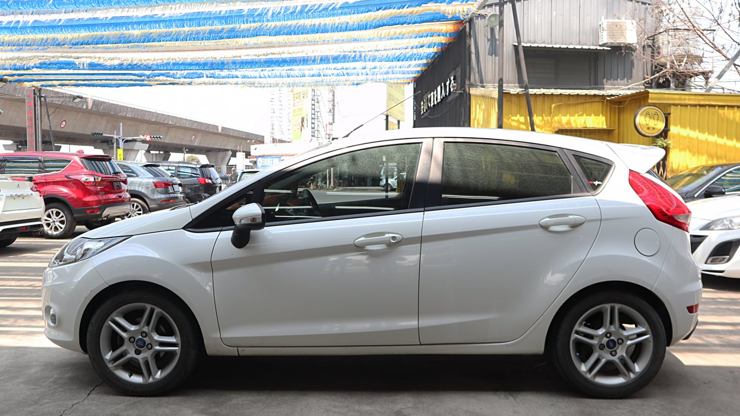 Ford 福特 / Fiesta / 2012年 / 2012年Ford Fiesta 白色 福特中古車 / 九肇匯元汽車 (台南) Ford 福特 / Fiesta / 2012年 / 2012年Ford Fiesta 白色 福特中古車 / 九肇匯元汽車 (台南)