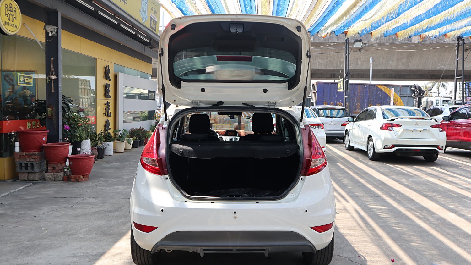 Ford 福特 / Fiesta / 2012年 / 2012年Ford Fiesta 白色 福特中古車 / 九肇匯元汽車 (台南) Ford 福特 / Fiesta / 2012年 / 2012年Ford Fiesta 白色 福特中古車 / 九肇匯元汽車 (台南)