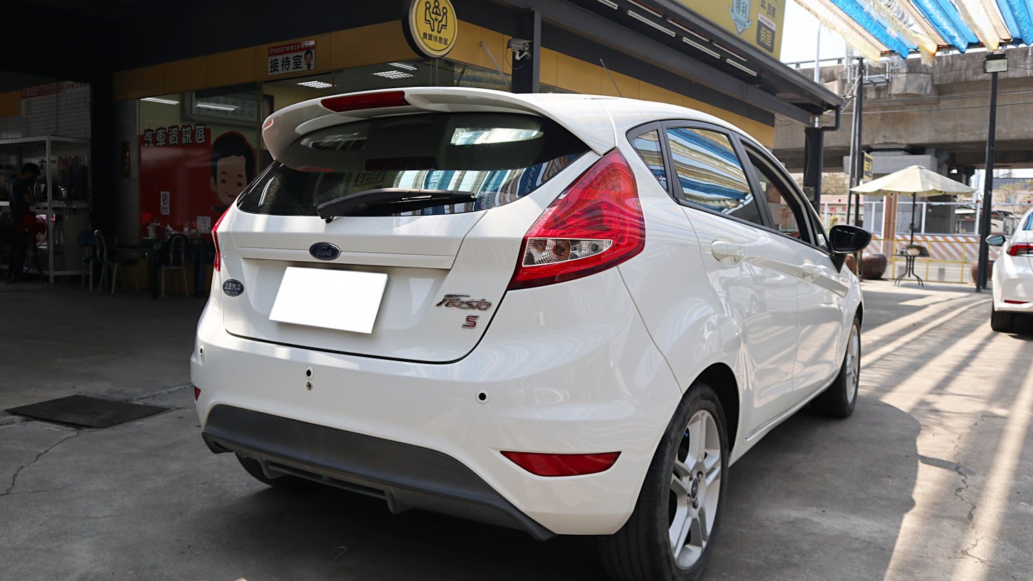 Ford 福特 / Fiesta / 2012年 / 2012年Ford Fiesta 白色 福特中古車 / 九肇匯元汽車 (台南) Ford 福特 / Fiesta / 2012年 / 2012年Ford Fiesta 白色 福特中古車 / 九肇匯元汽車 (台南)