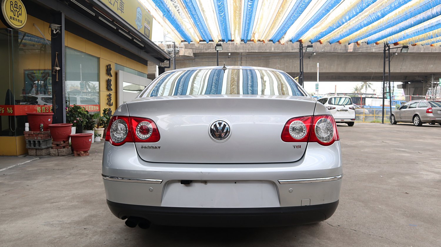 VW 福斯 / Passat / 2010年 / 2010年 VW Passat  銀色 福斯中古車 / 九肇匯元汽車 (台南) VW 福斯 / Passat / 2010年 / 2010年 VW Passat  銀色 福斯中古車 / 九肇匯元汽車 (台南)