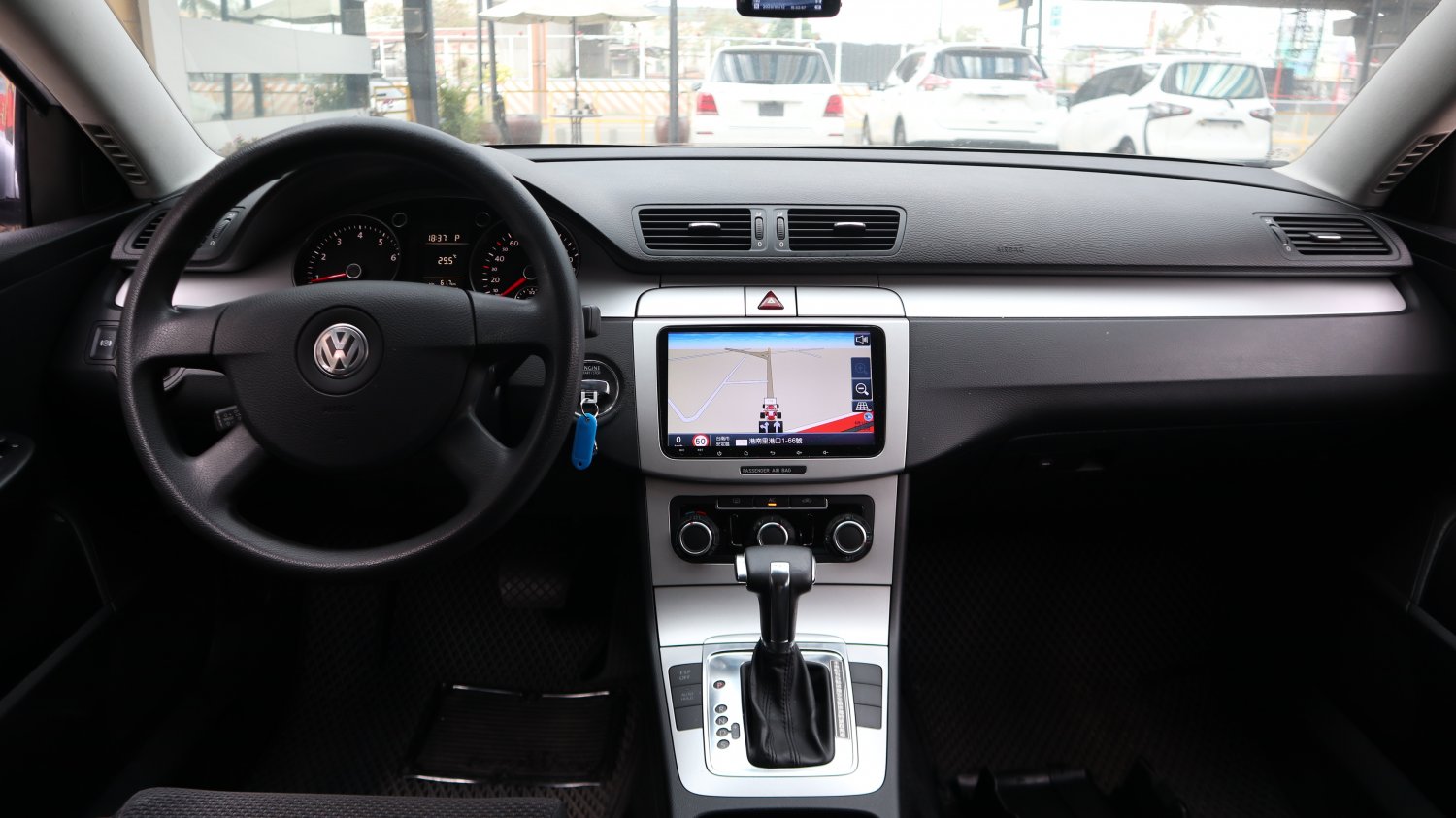 VW 福斯 / Passat / 2010年 / 2010年 VW Passat  銀色 福斯中古車 / 九肇匯元汽車 (台南) VW 福斯 / Passat / 2010年 / 2010年 VW Passat  銀色 福斯中古車 / 九肇匯元汽車 (台南)