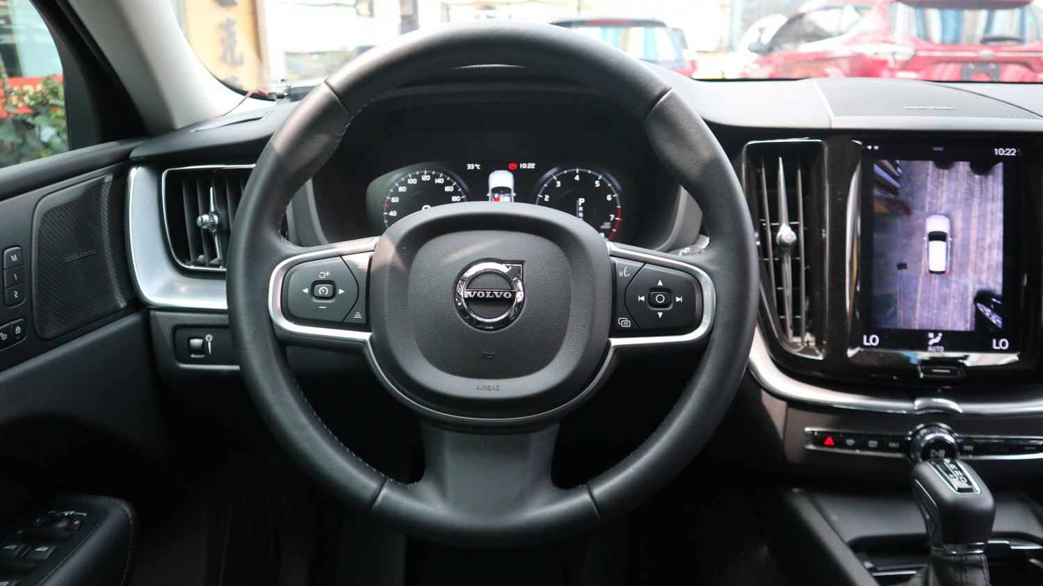 Volvo 富豪 / XC60 / 2019年 / 2019年VOLVO XC60 銀色 富豪中古車 / 九肇匯元汽車 (台南) Volvo 富豪 / XC60 / 2019年 / 2019年VOLVO XC60 銀色 富豪中古車 / 九肇匯元汽車 (台南)