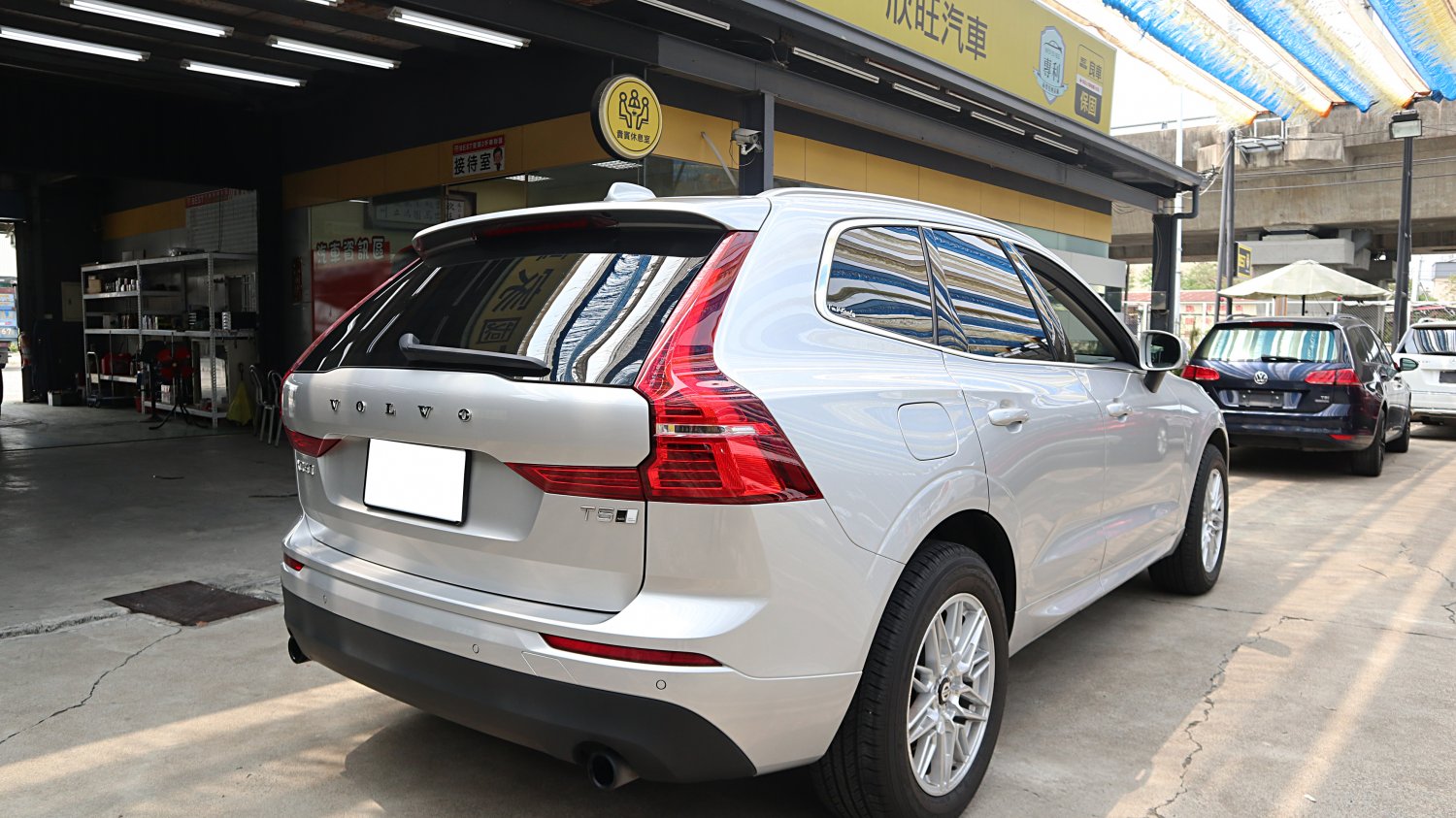Volvo 富豪 / XC60 / 2019年 / 2019年VOLVO XC60 銀色 富豪中古車 / 九肇匯元汽車 (台南) Volvo 富豪 / XC60 / 2019年 / 2019年VOLVO XC60 銀色 富豪中古車 / 九肇匯元汽車 (台南)