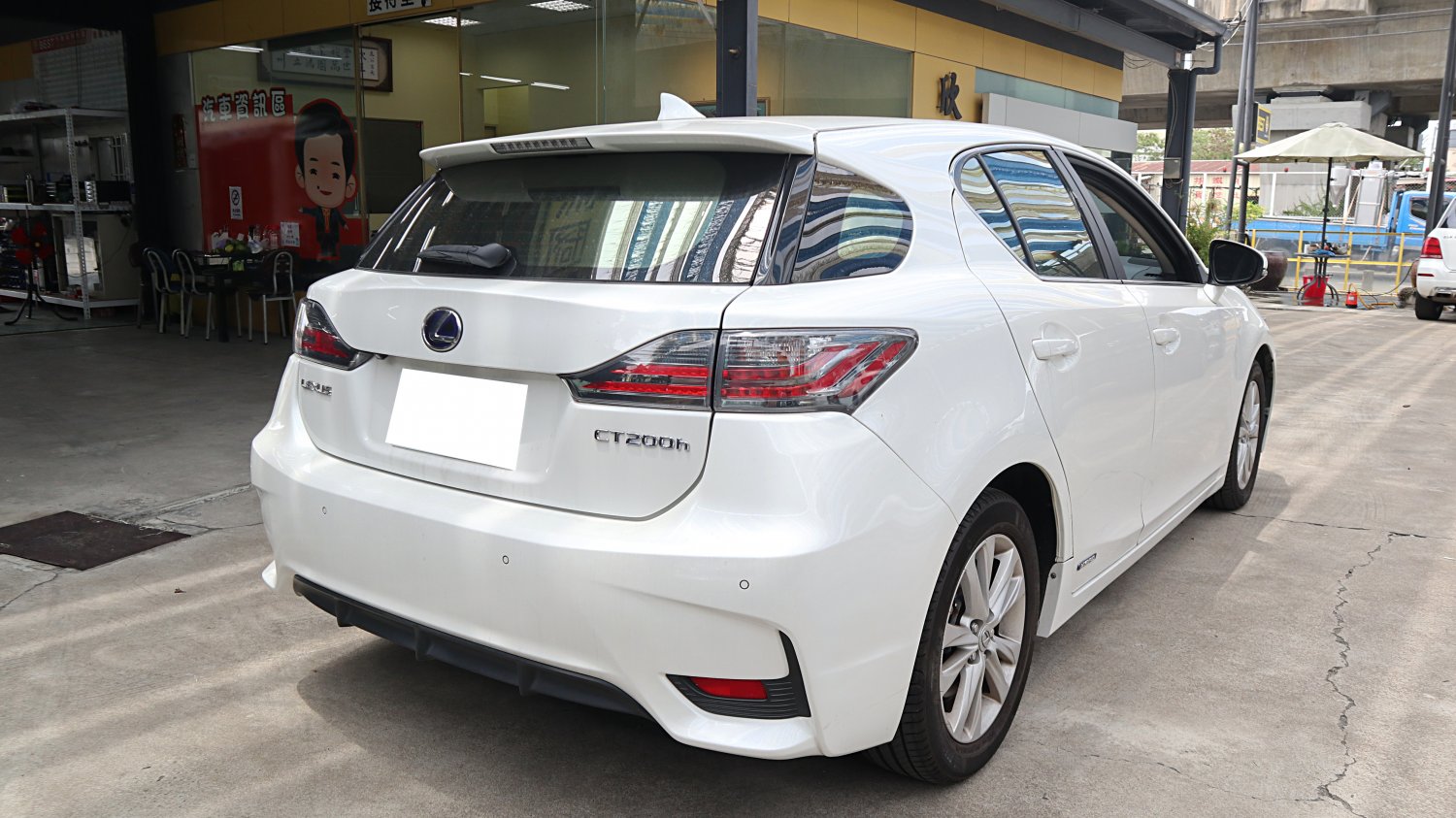 Lexus 凌志 / CT 系列 / 2014年 / 2014年 Lexus CT200h 白色 油電混合 凌志中古車 / 九肇匯元汽車 (台南) Lexus 凌志 / CT 系列 / 2014年 / 2014年 Lexus CT200h 白色 油電混合 凌志中古車 / 九肇匯元汽車 (台南)