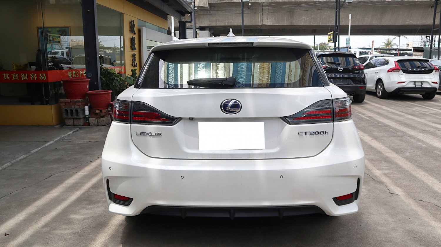 Lexus 凌志 / CT 系列 / 2014年 / 2014年 Lexus CT200h 白色 油電混合 凌志中古車 / 九肇匯元汽車 (台南) Lexus 凌志 / CT 系列 / 2014年 / 2014年 Lexus CT200h 白色 油電混合 凌志中古車 / 九肇匯元汽車 (台南)