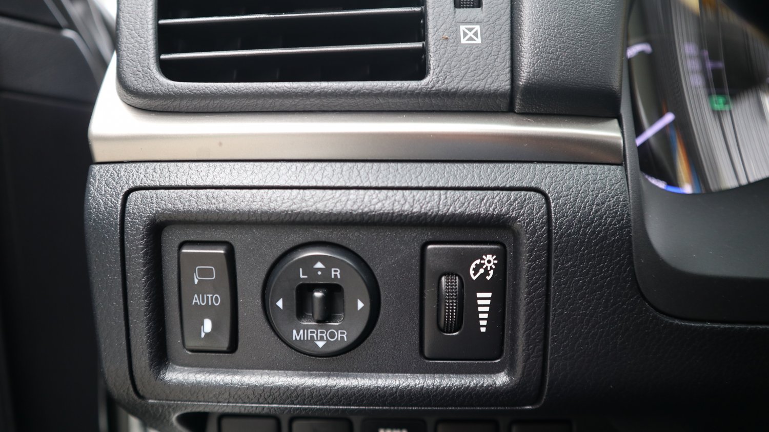 Lexus 凌志 / CT 系列 / 2014年 / 2014年 Lexus CT200h 白色 油電混合 凌志中古車 / 九肇匯元汽車 (台南) Lexus 凌志 / CT 系列 / 2014年 / 2014年 Lexus CT200h 白色 油電混合 凌志中古車 / 九肇匯元汽車 (台南)