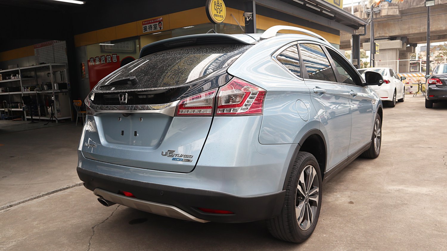 Luxgen 納智捷 ／ U6 ／ 2015年 ／ 2015年Luxgen U6 淺藍色 納智捷中古車 ／ 高拍