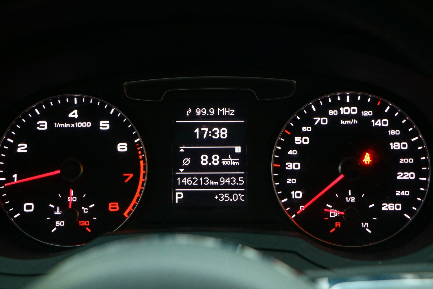 Audi 奧迪 ／ Q3 ／ 2016年 ／ 2016 年 Audi Q3 黑色 奧迪中古車 ／ 九肇匯元汽車 (台南)