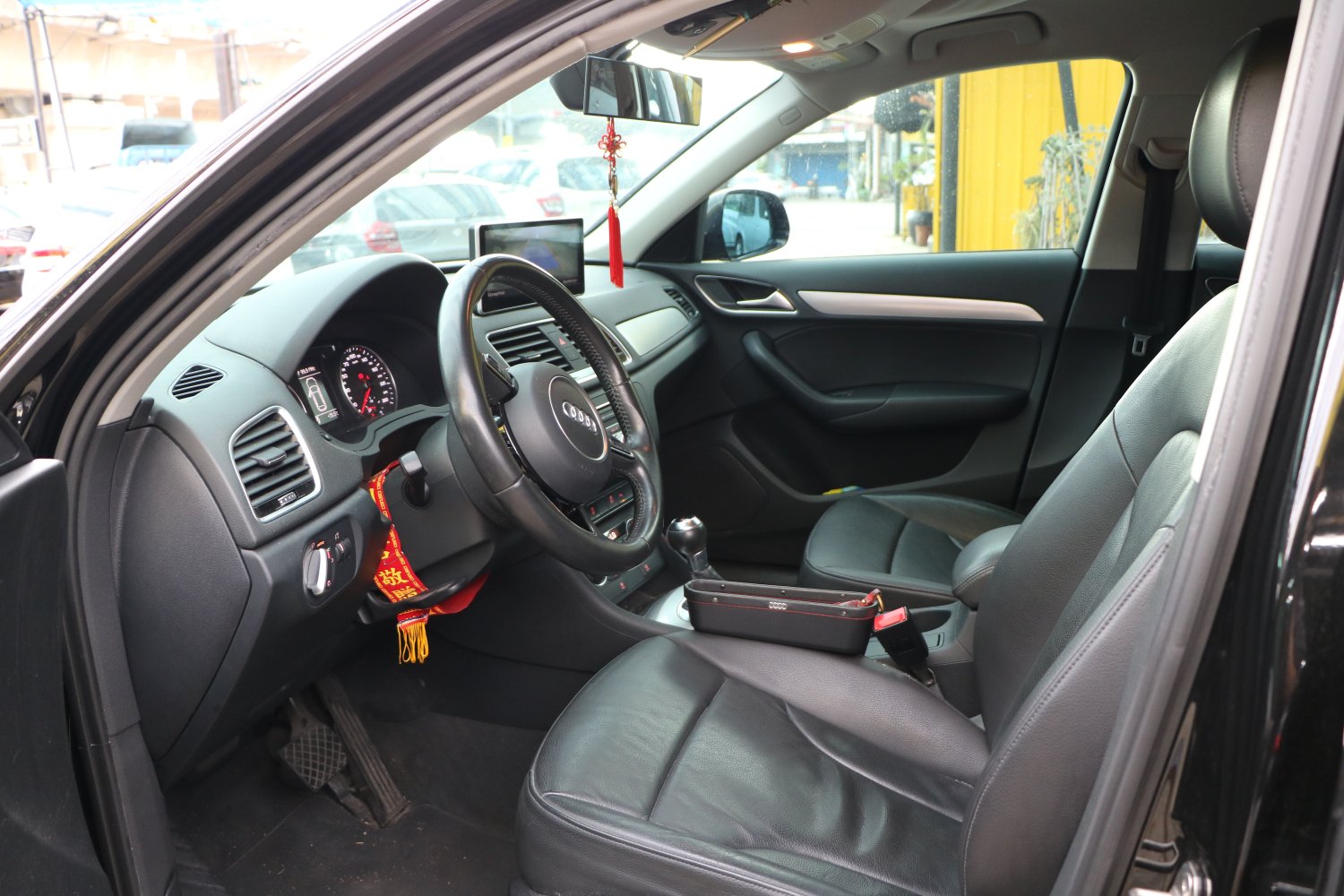 Audi 奧迪 ／ Q3 ／ 2016年 ／ 2016 年 Audi Q3 黑色 奧迪中古車 ／ 九肇匯元汽車 (台南)