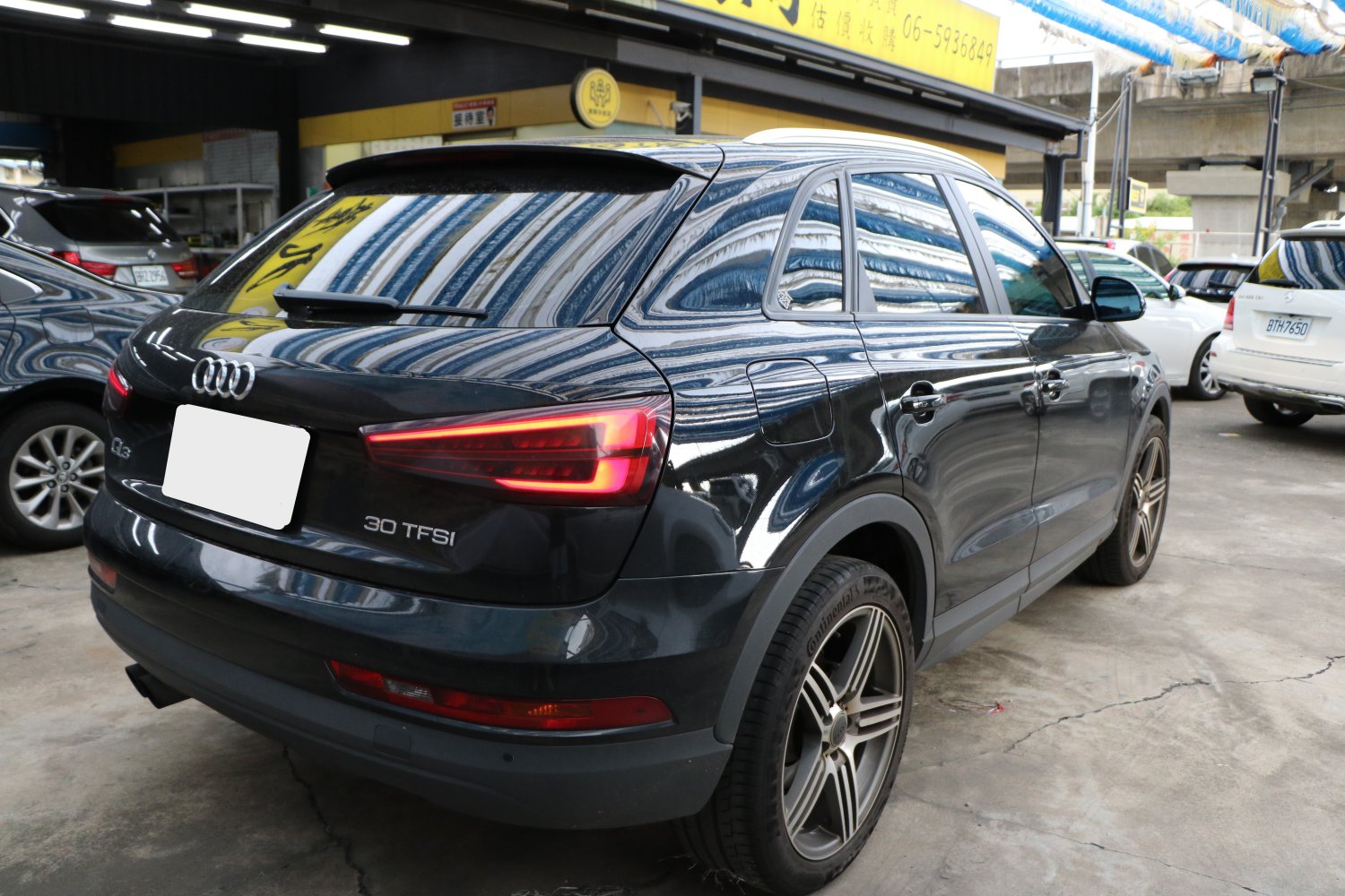 Audi 奧迪 ／ Q3 ／ 2016年 ／ 2016 年 Audi Q3 黑色 奧迪中古車 ／ 九肇匯元汽車 (台南)