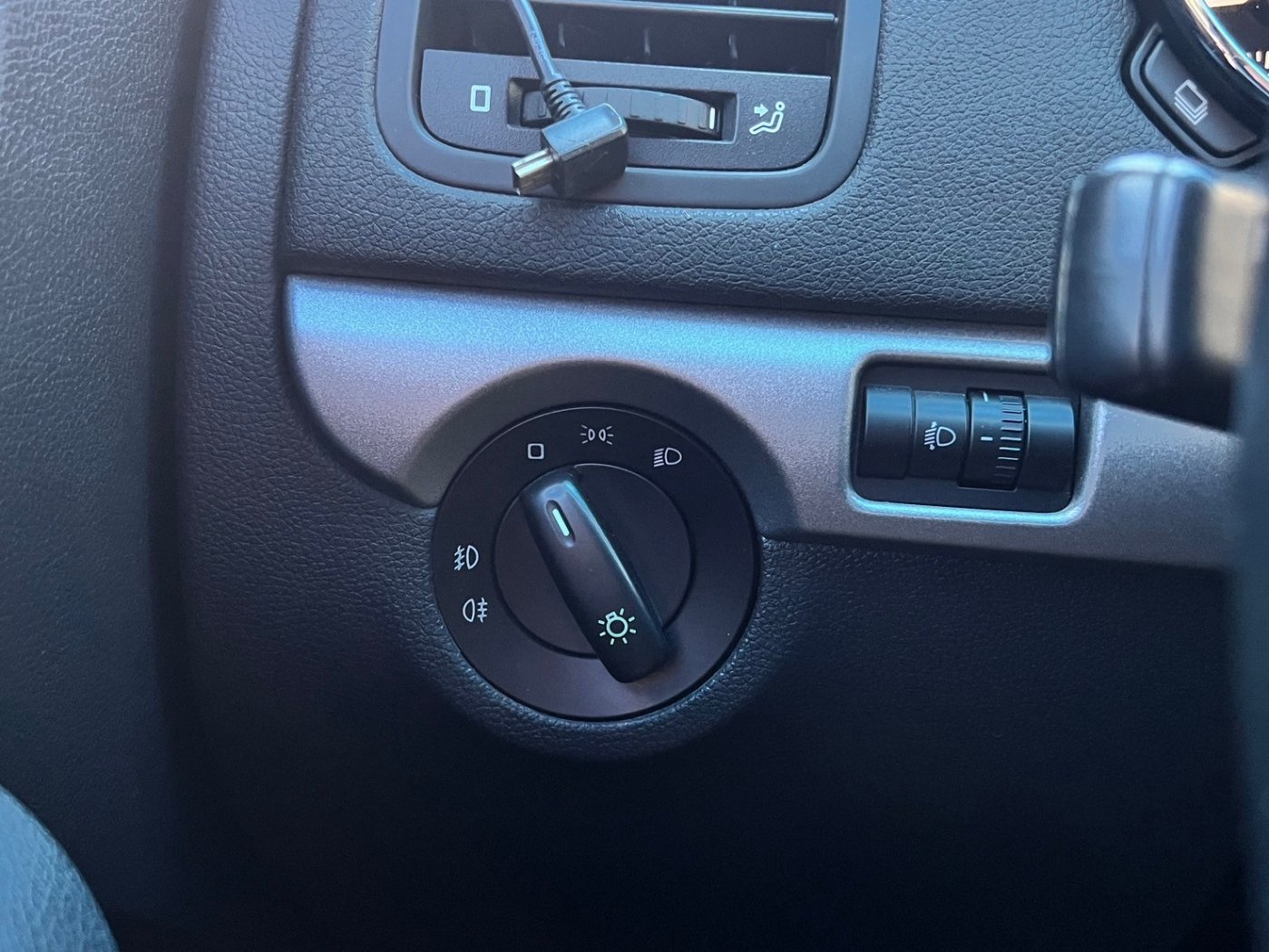 Skoda 司可達 ／ Yeti ／ 2014年 ／ 2014年Skoda Yeti 銀色 司可達中古車 ／ 佳里興店(台南)