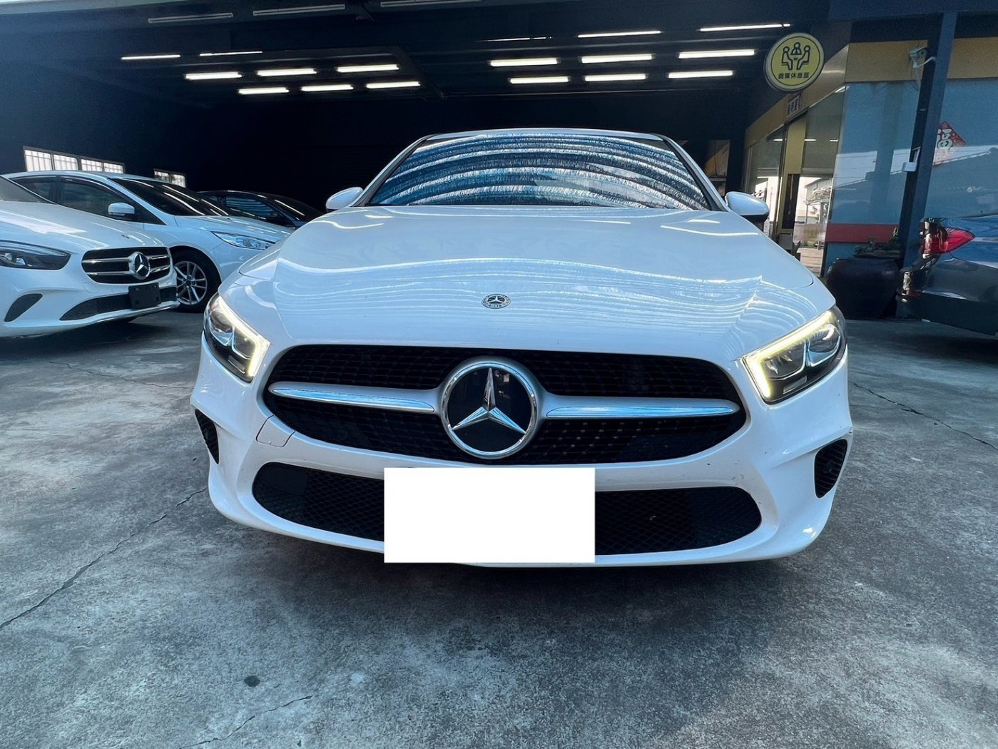 Benz 賓士 / A-Class / 2019年 / 2019年 Benz A180 白色 賓士中古車 / 佳里興店(台南) Benz 賓士 / A-Class / 2019年 / 2019年 Benz A180 白色 賓士中古車 / 佳里興店(台南)