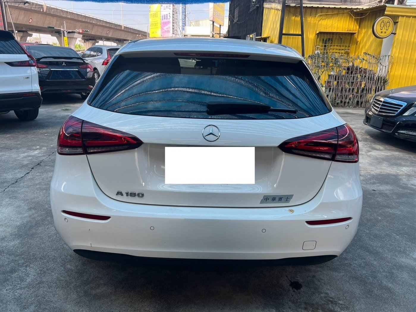 Benz 賓士 / A-Class / 2019年 / 2019年 Benz A180 白色 賓士中古車 / 佳里興店(台南) Benz 賓士 / A-Class / 2019年 / 2019年 Benz A180 白色 賓士中古車 / 佳里興店(台南)