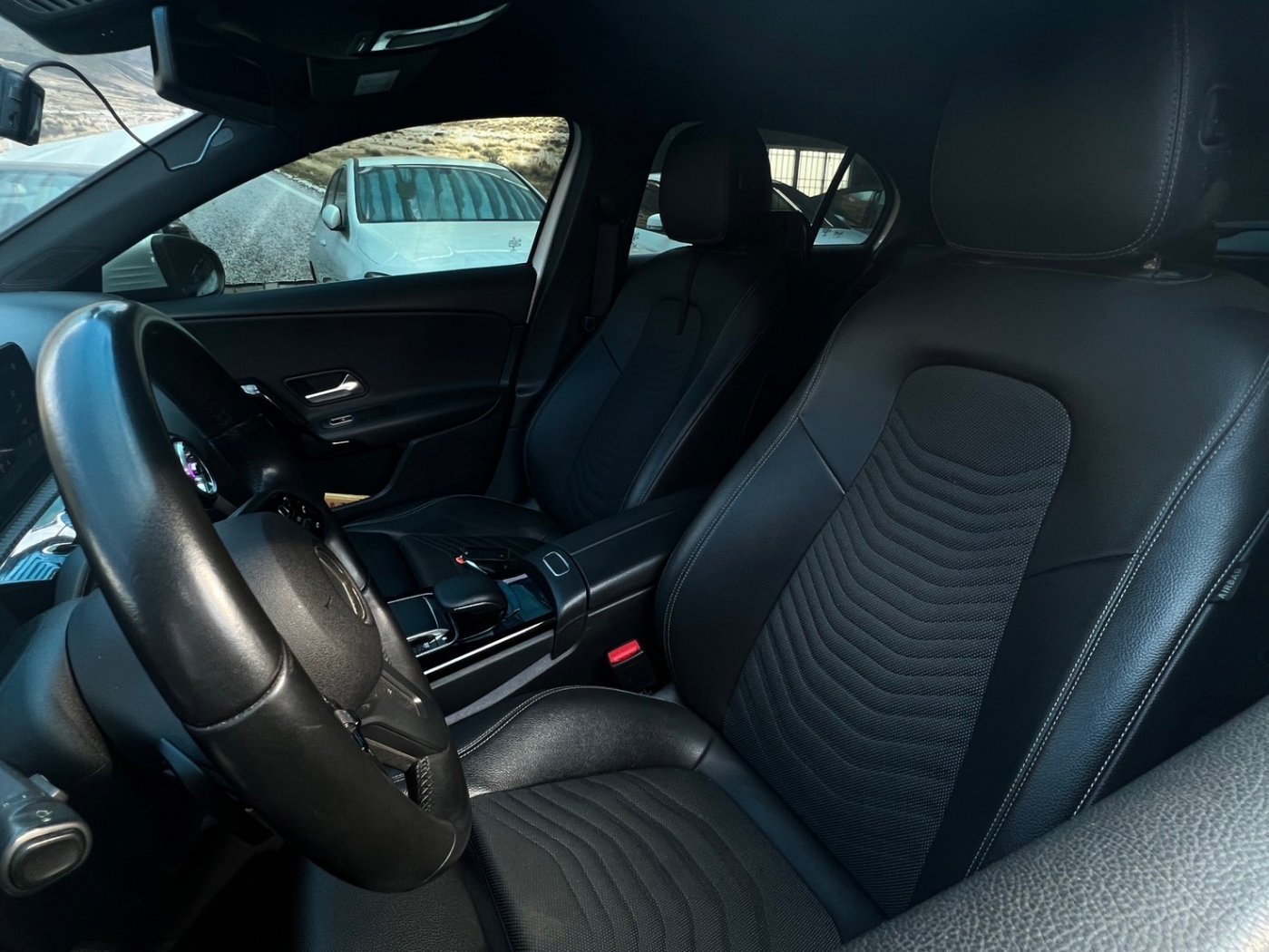 Benz 賓士 / A-Class / 2019年 / 2019年 Benz A180 白色 賓士中古車 / 佳里興店(台南) Benz 賓士 / A-Class / 2019年 / 2019年 Benz A180 白色 賓士中古車 / 佳里興店(台南)