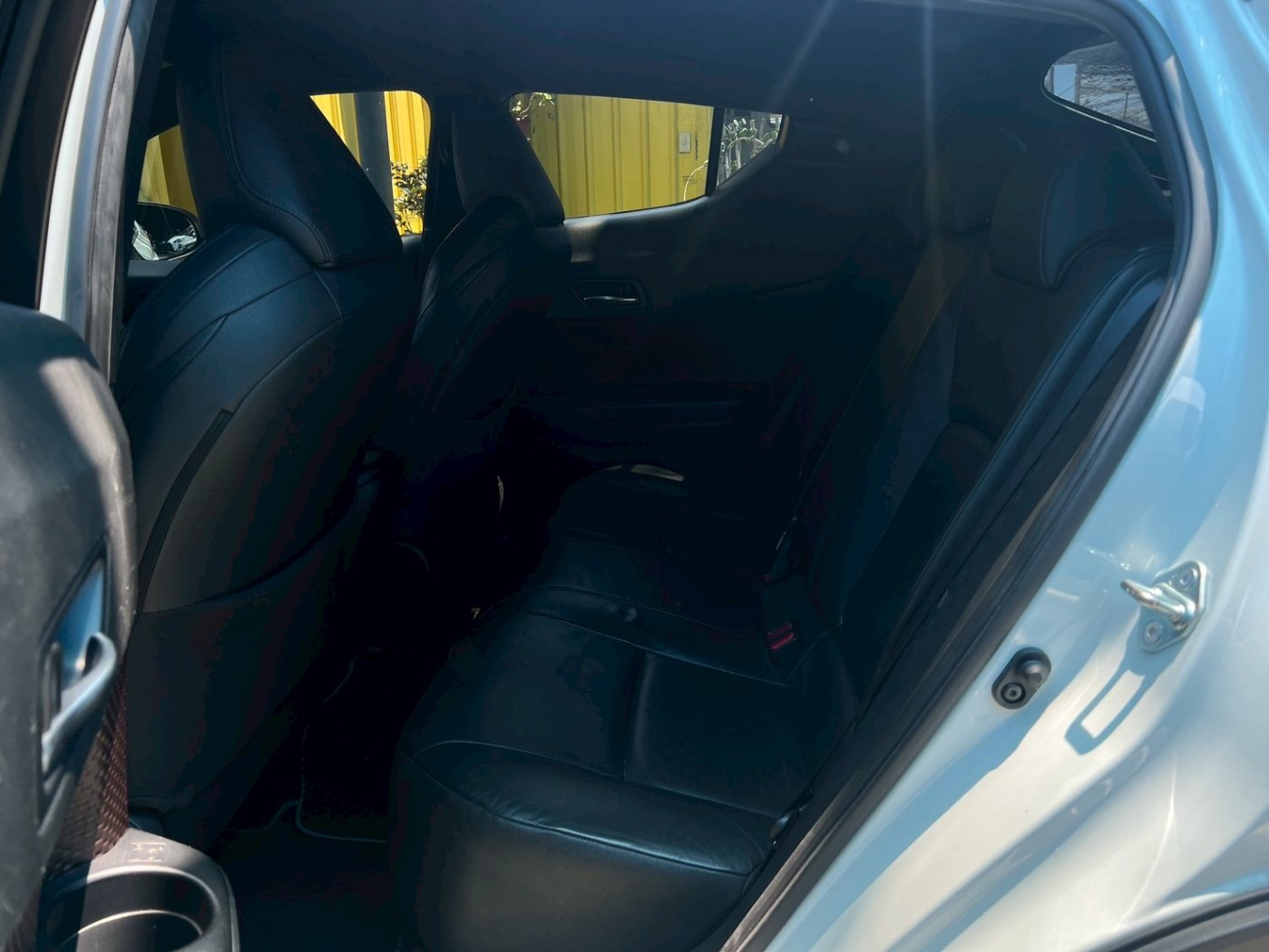 Toyota 豐田 ／ C-HR ／ 2017年 ／ 2017年Toyota CH-R 白色 豐田中古車 ／ MG車庫(台南)