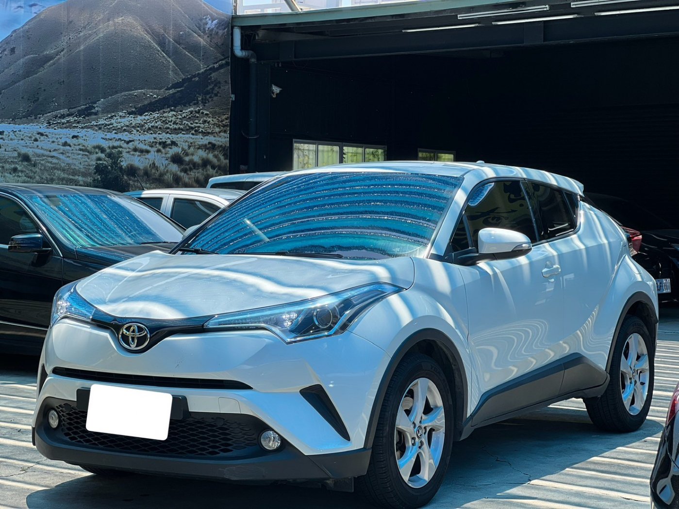 Toyota 豐田/C-HR/201701/1197c.c/MG車庫(台南)