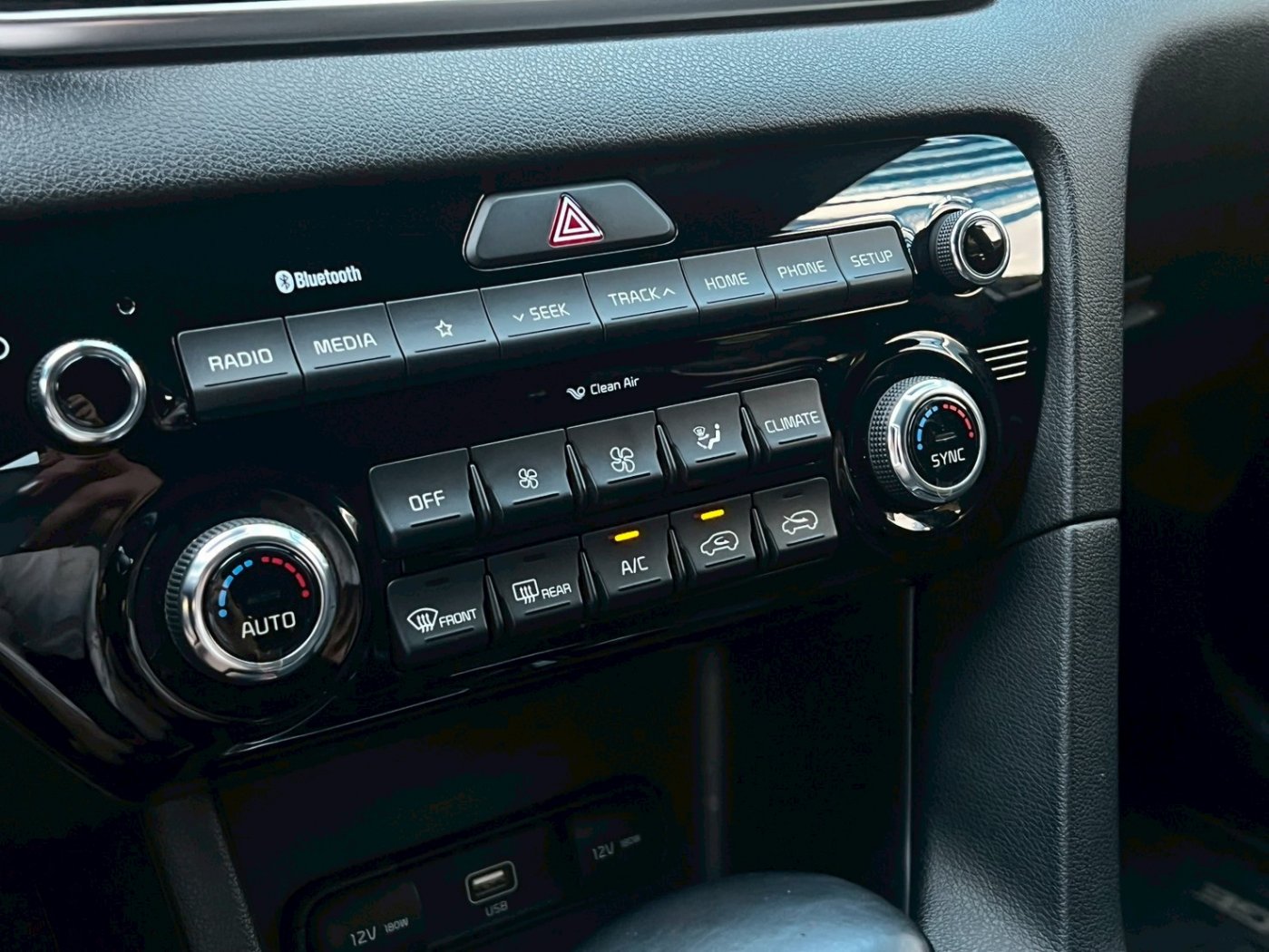 Kia 起亞 ／ Sportage ／ 2020年 ／ 2020年 kia Sportage 白色 起亞中古車 ／ MG車庫(台南)
