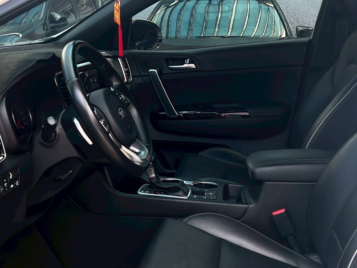 Kia 起亞 ／ Sportage ／ 2020年 ／ 2020年 kia Sportage 白色 起亞中古車 ／ MG車庫(台南)