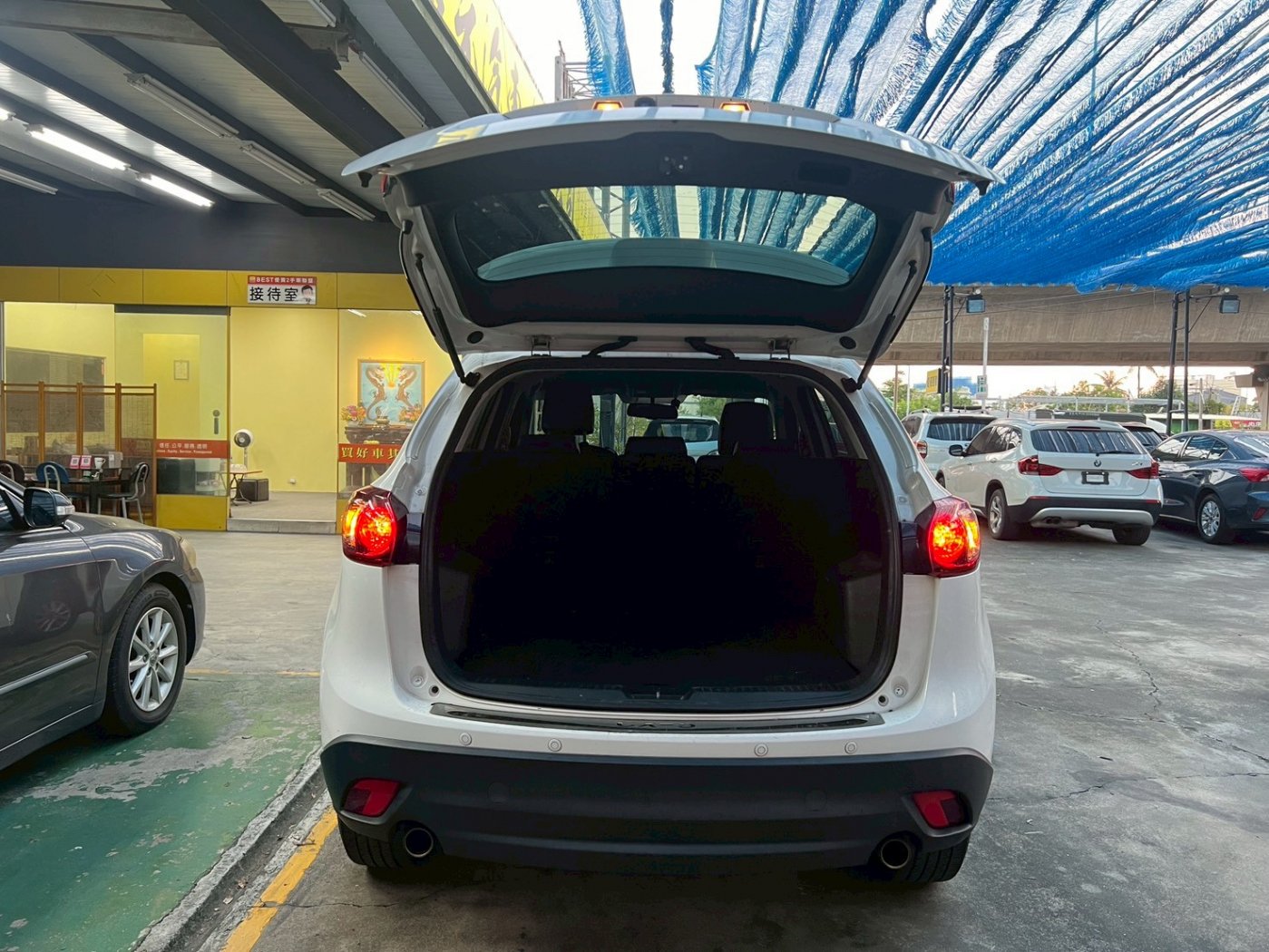 Mazda 馬自達 ／ CX-5 ／ 2015年 ／ 2015年Mazda CX-5 白色 馬自達中古車 ／ 九肇匯元汽車 (台南)