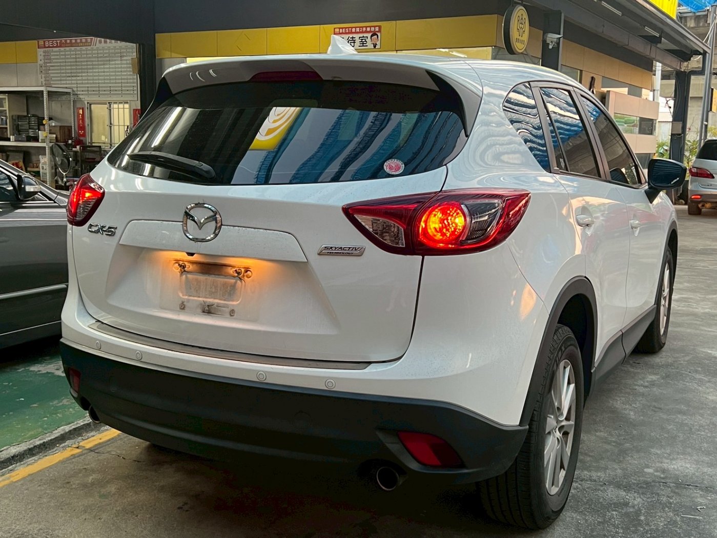 Mazda 馬自達 ／ CX-5 ／ 2015年 ／ 2015年Mazda CX-5 白色 馬自達中古車 ／ 九肇匯元汽車 (台南)