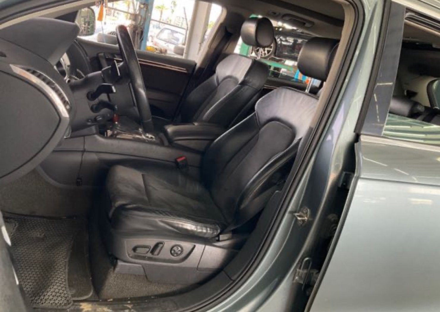 Audi 奧迪 ／ Q7 ／ 2006年 ／ 2006年Audi Q7 灰色 奧迪中古車 ／ 高拍