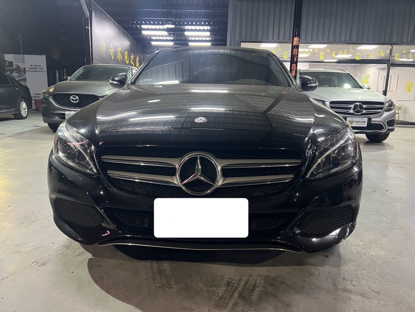 Benz 賓士 ／ C-Class ／ 2015年 ／ 2015年Benz C300 黑色 賓士中古車 ／ MG車庫(台南)