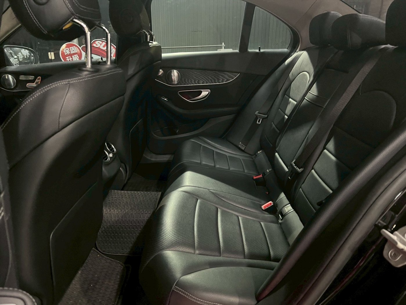 Benz 賓士 ／ C-Class ／ 2015年 ／ 2015年Benz C300 黑色 賓士中古車 ／ MG車庫(台南)