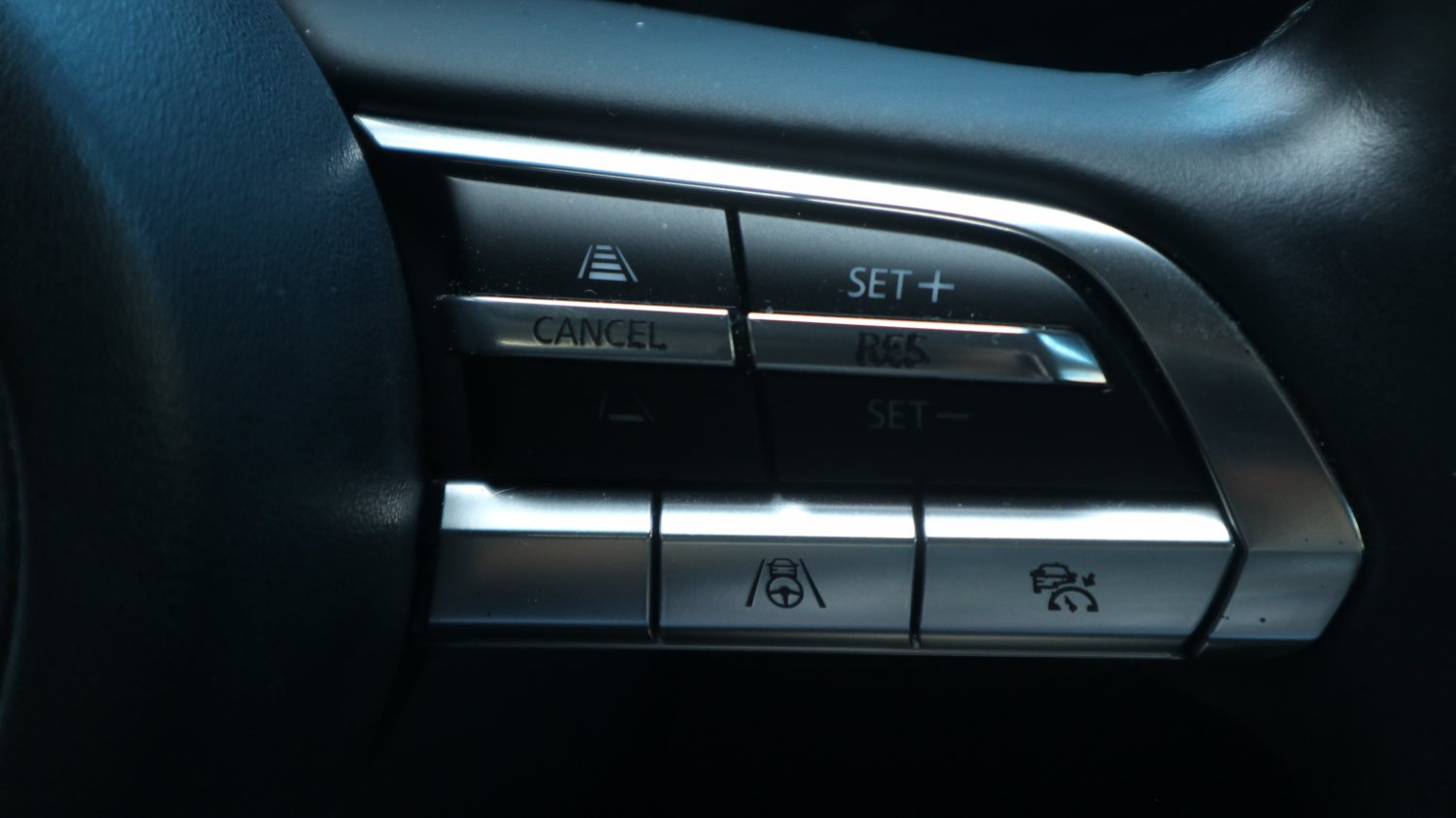 Mazda 馬自達 ／ Mazda 3 ／ 2021年 ／ 2021年Mazda 3 黑色 馬自達中古車 ／ MG車庫(台南)