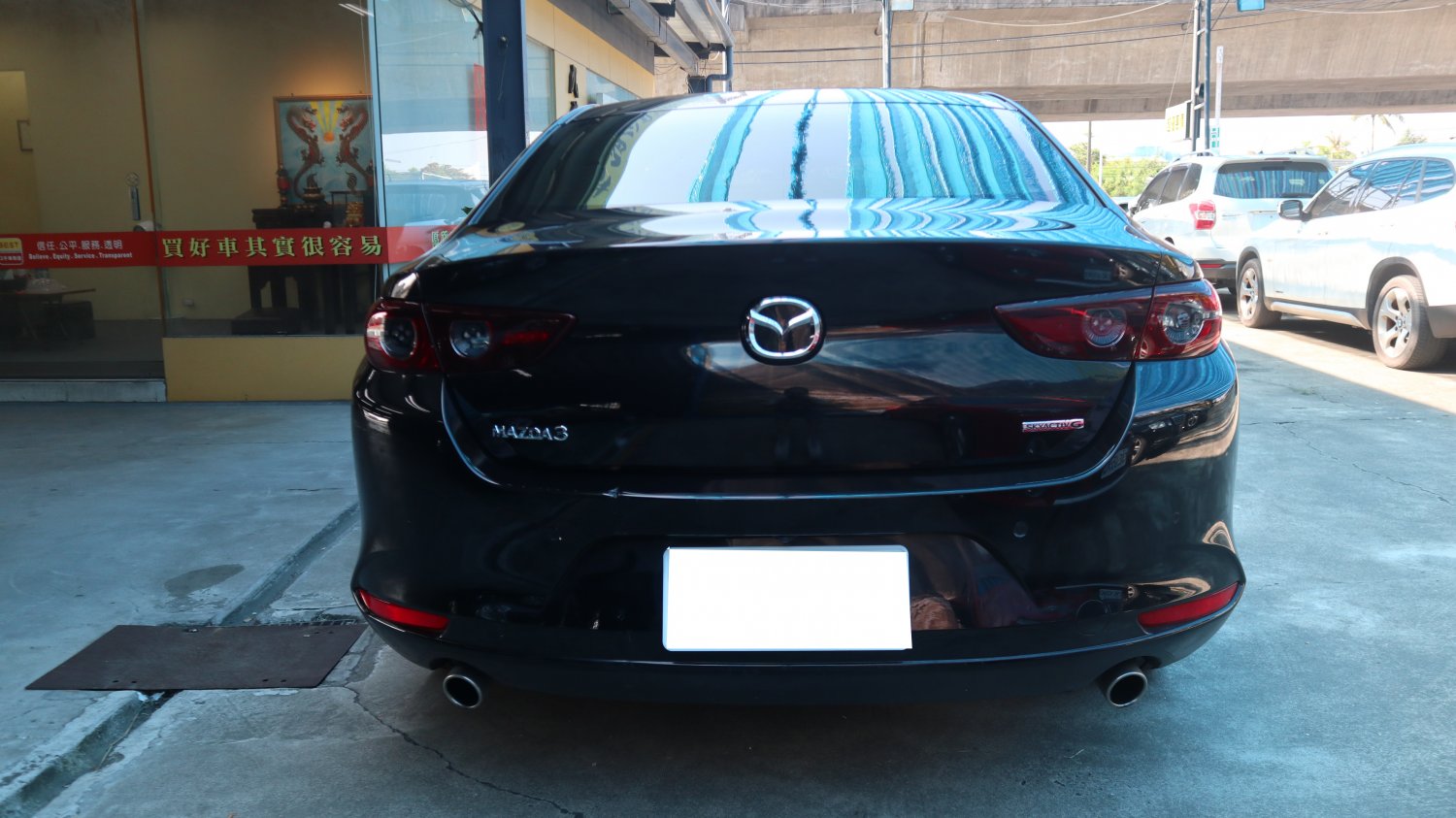 Mazda 馬自達 ／ Mazda 3 ／ 2021年 ／ 2021年Mazda 3 黑色 馬自達中古車 ／ MG車庫(台南)