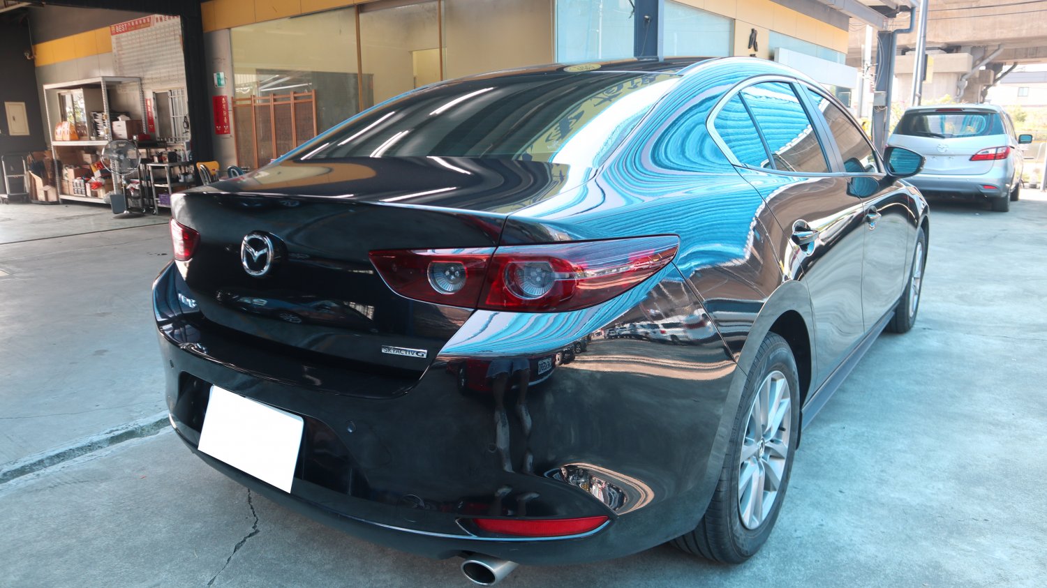 Mazda 馬自達 ／ Mazda 3 ／ 2021年 ／ 2021年Mazda 3 黑色 馬自達中古車 ／ MG車庫(台南)