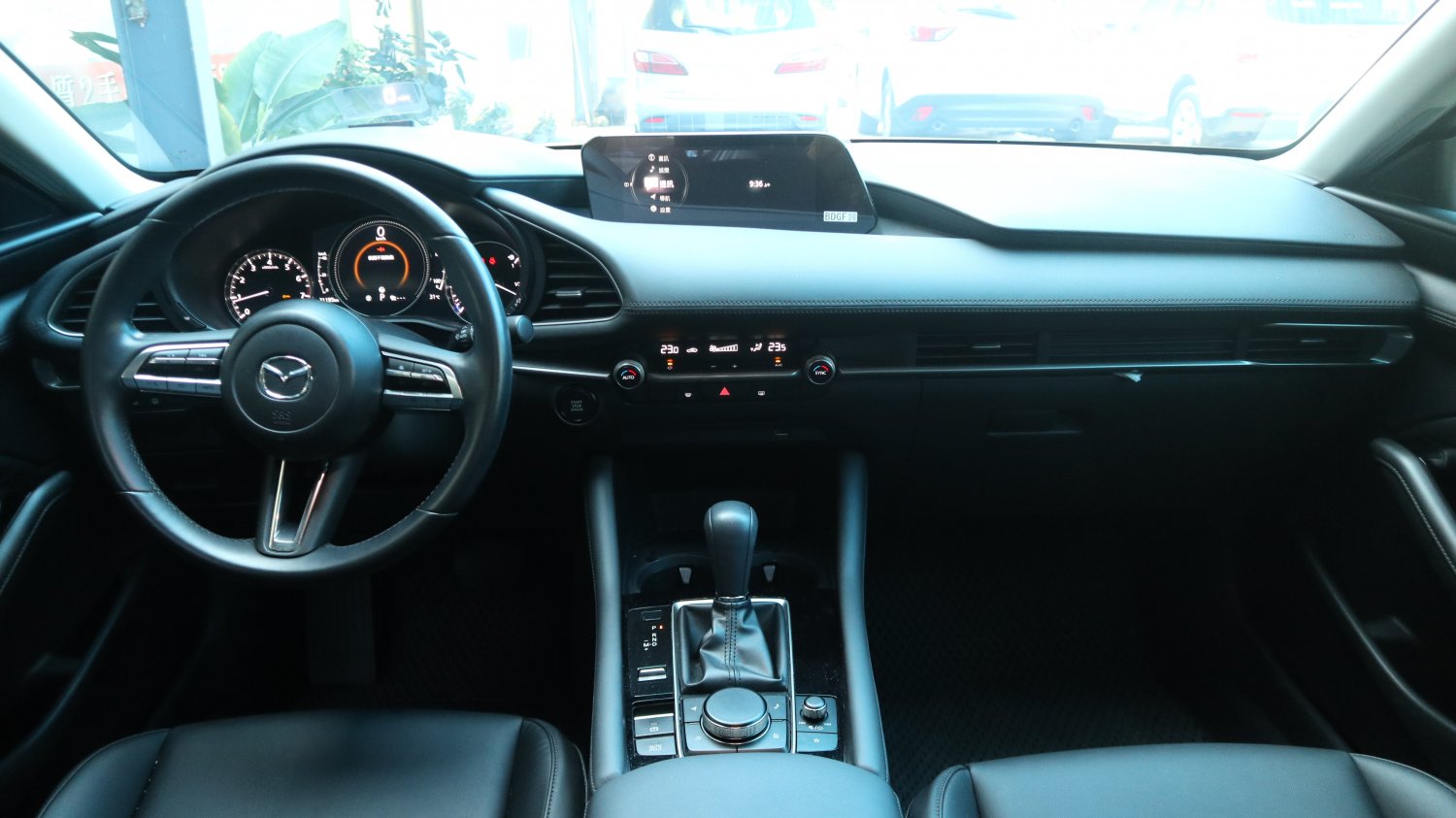Mazda 馬自達 ／ Mazda 3 ／ 2021年 ／ 2021年Mazda 3 黑色 馬自達中古車 ／ MG車庫(台南)