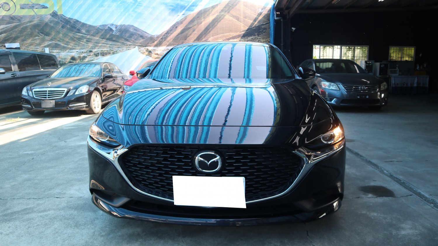 Mazda 馬自達 ／ Mazda 3 ／ 2021年 ／ 2021年Mazda 3 黑色 馬自達中古車 ／ MG車庫(台南)