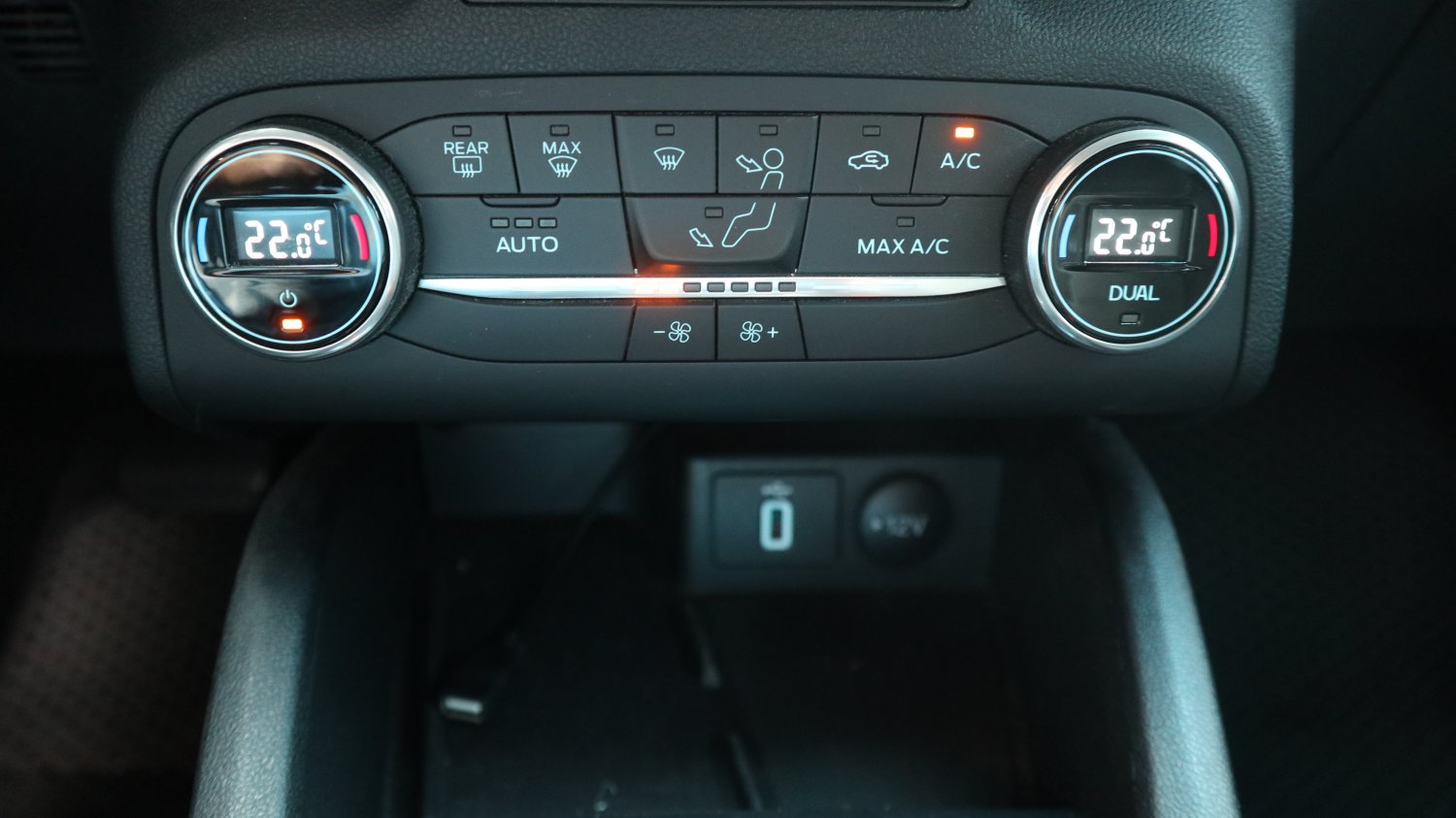 Ford 福特 ／ Focus ／ 2021年 ／ 2021年 Ford Focus 藍色 福特中古車 ／ 九肇匯元汽車 (台南)