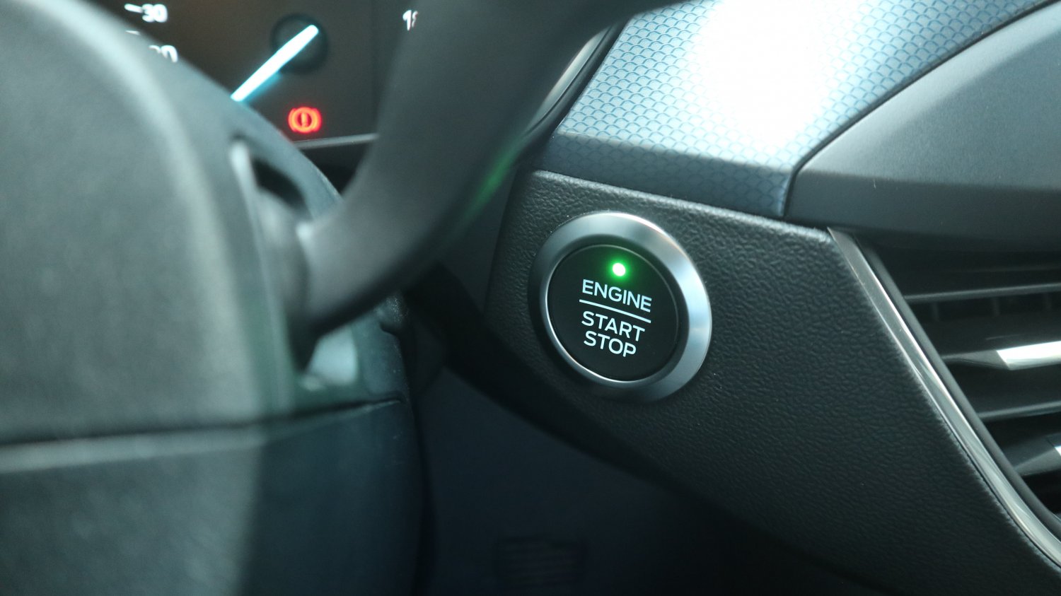 Ford 福特 ／ Focus ／ 2021年 ／ 2021年 Ford Focus 藍色 福特中古車 ／ 九肇匯元汽車 (台南)