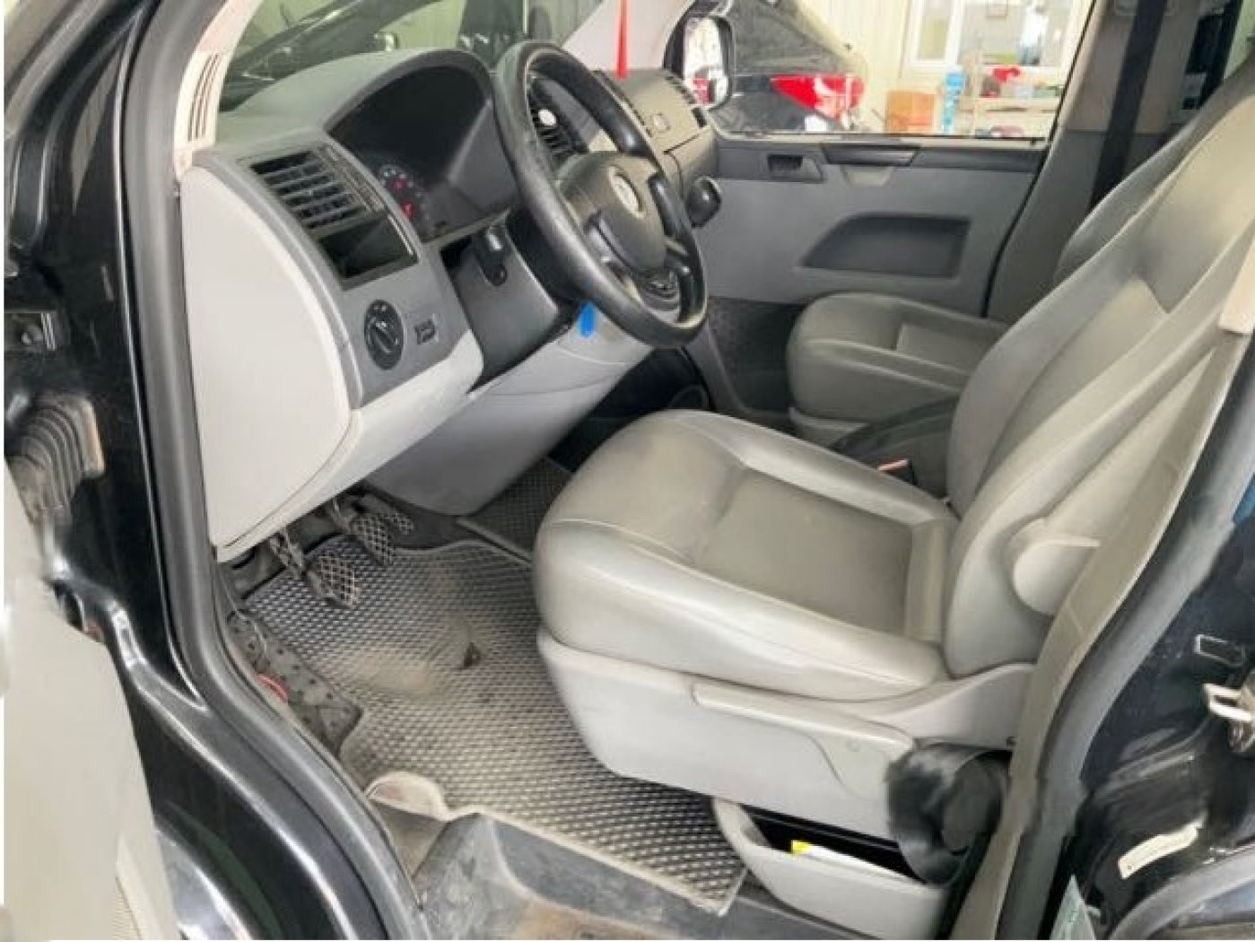 VW 福斯 ／ T5 ／ 2009年 ／ 2009年VW T5 黑色 福斯中古車 ／ 高拍