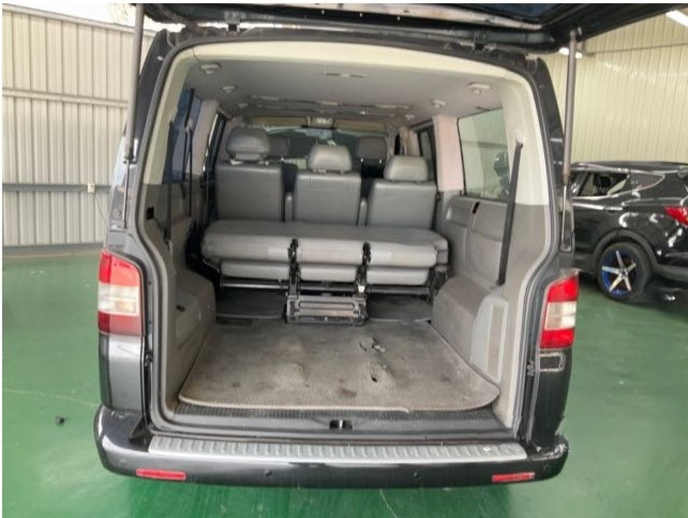 VW 福斯 ／ T5 ／ 2009年 ／ 2009年VW T5 黑色 福斯中古車 ／ 高拍