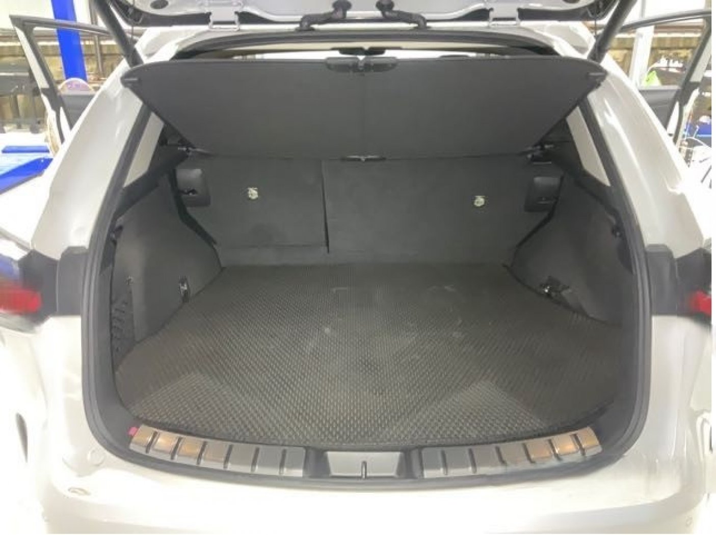 Lexus 凌志 ／ NX 系列 ／ 2023年 ／ 2023年Lexus NX200 白色 凌志中古車 ／ 高拍