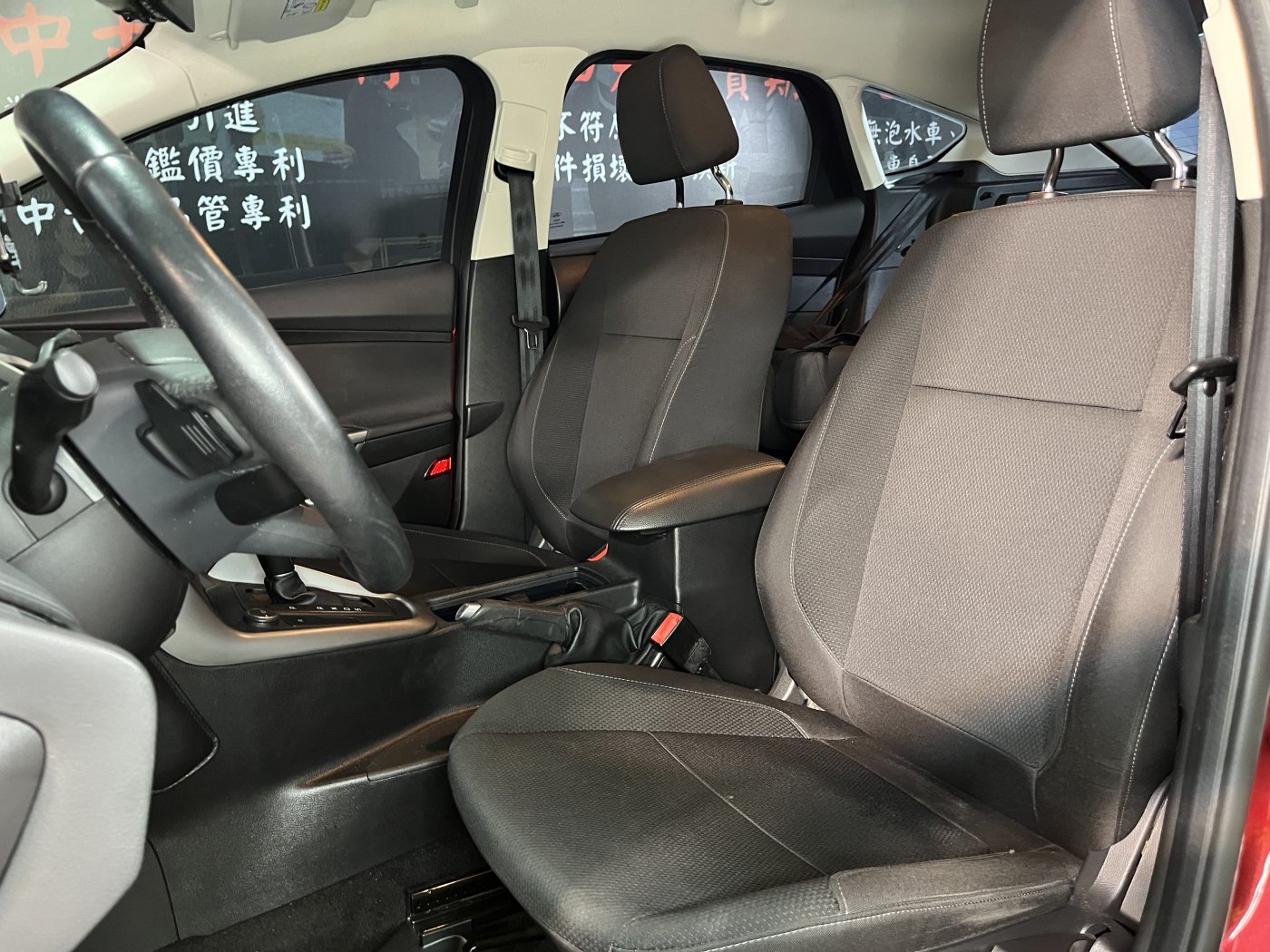 Ford 福特 ／ Focus ／ 2018年 ／ 2018年 Ford Focus 紅色 福特中古車 ／ MG車庫(台南)