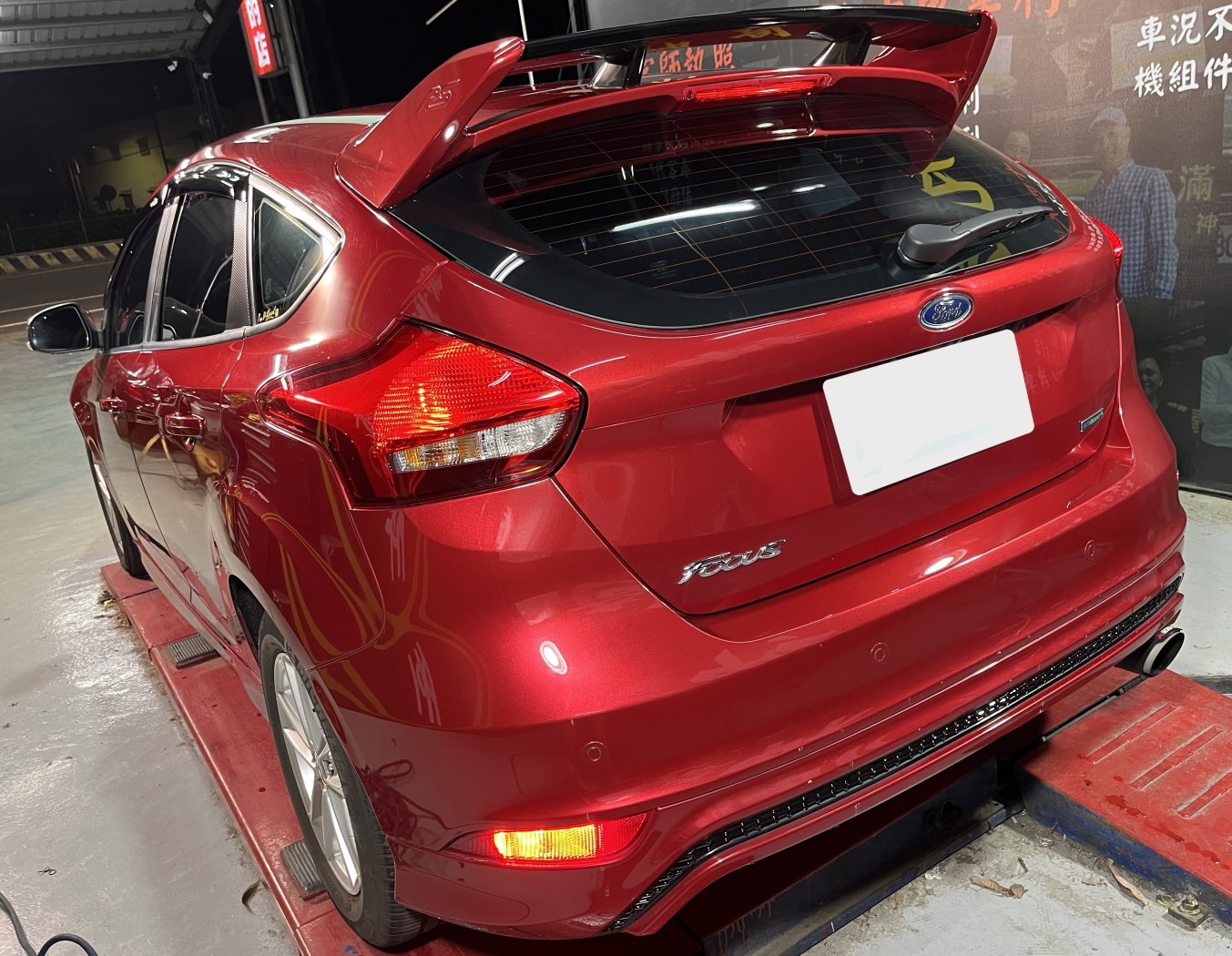 Ford 福特 ／ Focus ／ 2018年 ／ 2018年 Ford Focus 紅色 福特中古車 ／ MG車庫(台南)