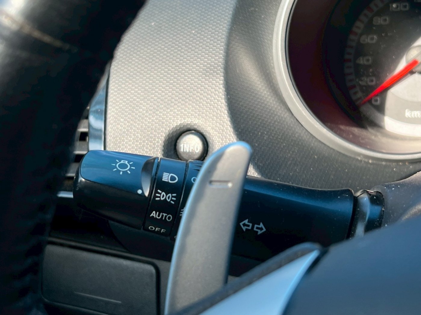 Mitsubishi 三菱 ／ Outlander ／ 2010年 ／ 2010年MitsubishiI Outlander 白色 三菱中古車 ／ MG車庫(台南)